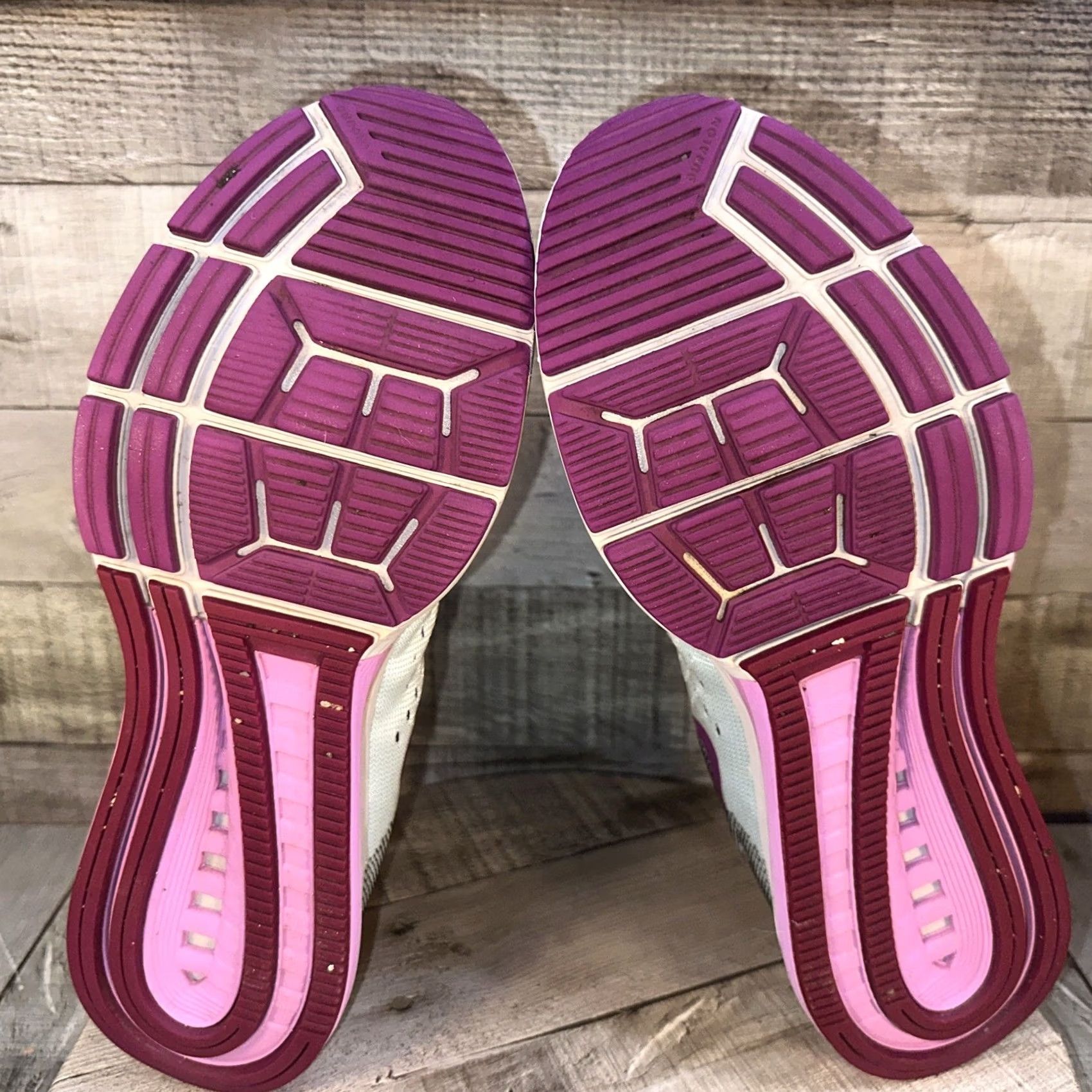 Nike Nike Air Zoom Vomero 10 Shoes Womens Size 9 Black Blue Pink Purple 717441-401 Size US 9 / IT 39 - 8 Thumbnail