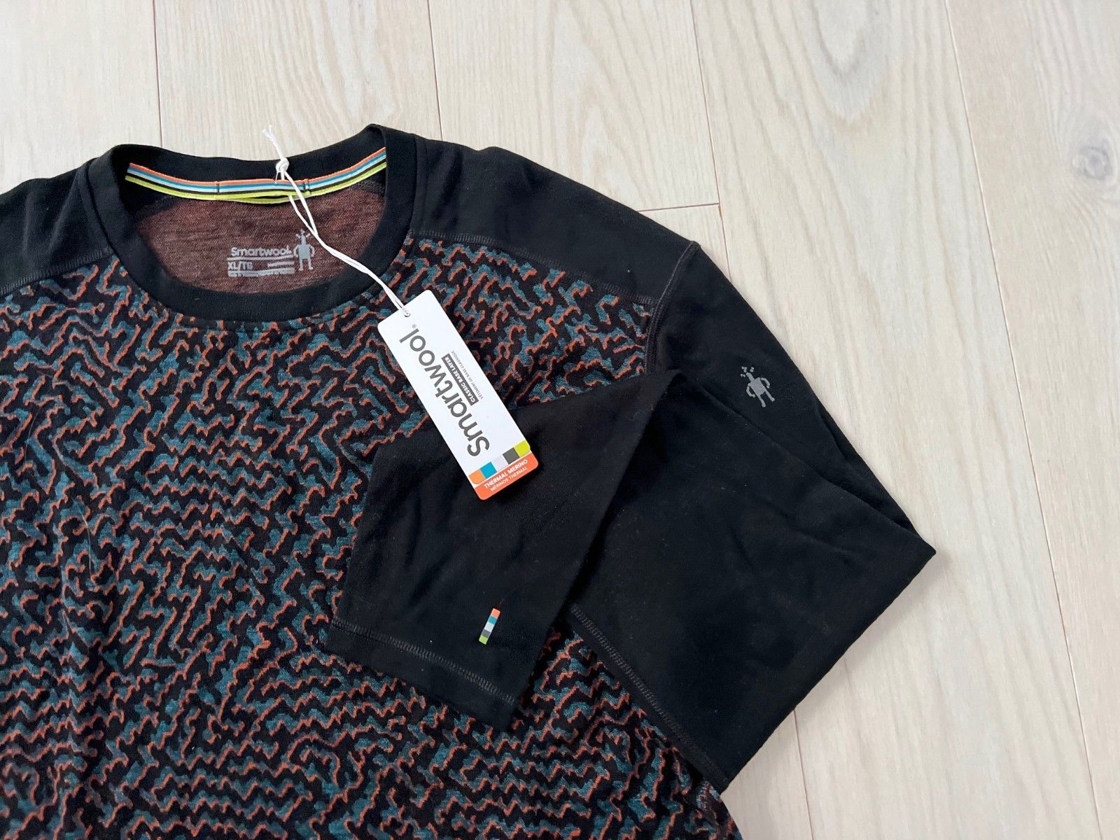 Smartwool Smartwool Merino Base Layer Crew Black Retro Line ( XL ) Size US XL / EU 56 / 4 - 2 Thumbnail