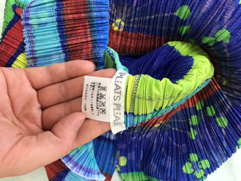 Issey Miyake Issey Miyake size:4 Blue pleated painted top Size M / US 6-8 / IT 42-44 - 4 Thumbnail