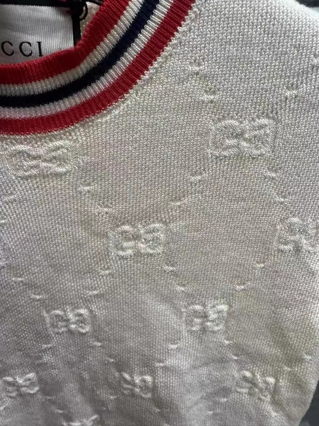 Gucci Gucci White Red GG All-Over Print Knit Tee XS New with Tags Size XS / US 0-2 / IT 36-38 - 3 Thumbnail