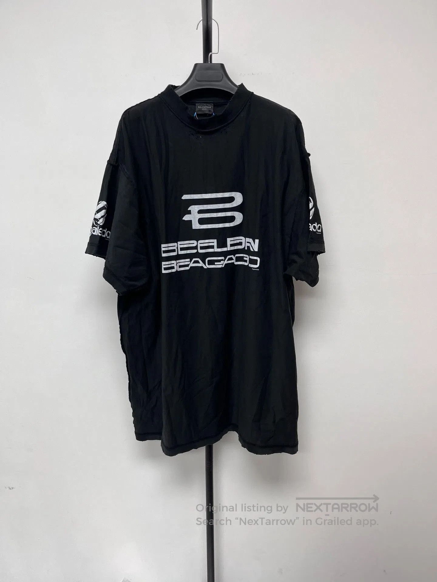 Balenciaga Balenciaga Logo Print Crewneck Short Sleeve T-Shirt. Size US L / EU 52-54 / 3 - 1 Thumbnail