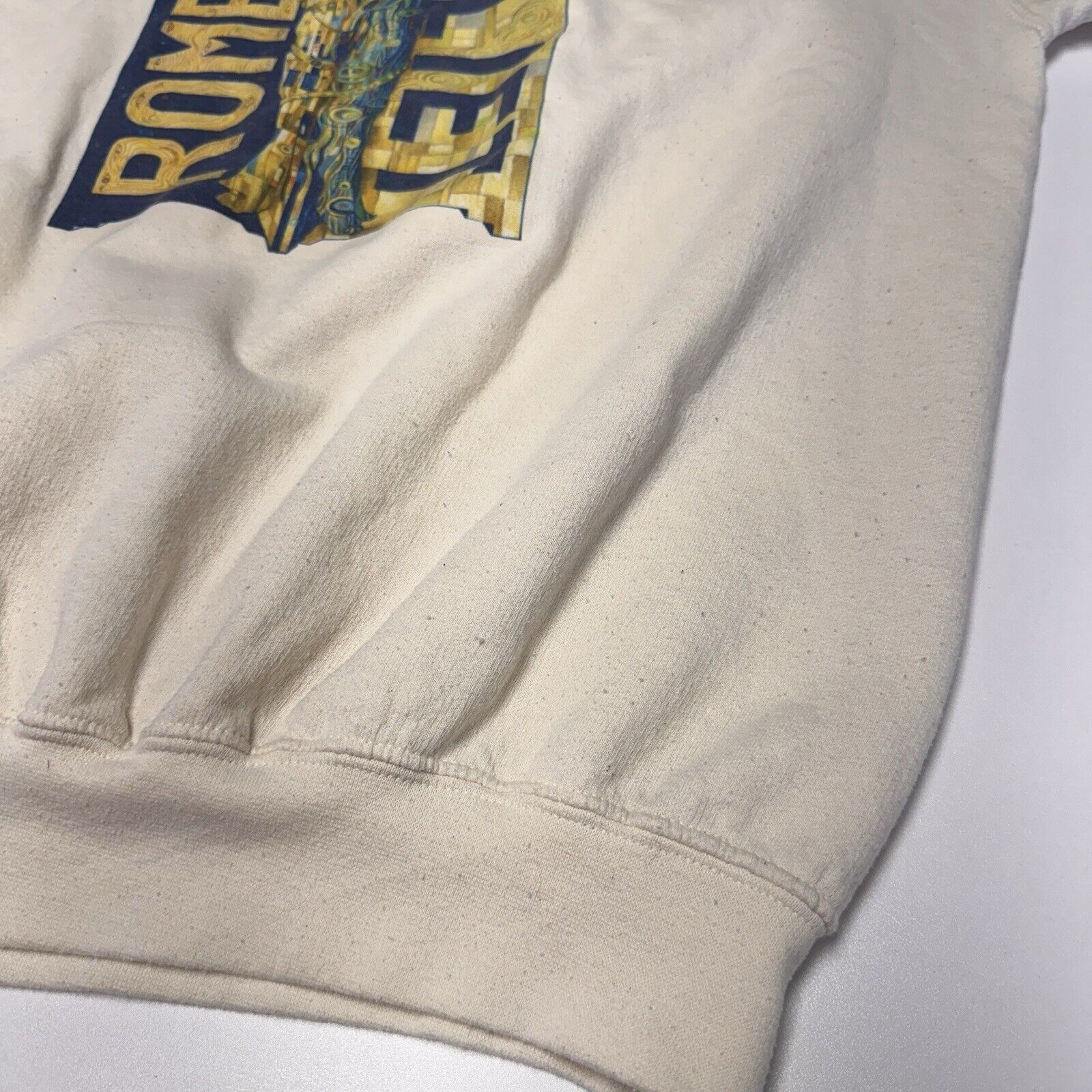 Vintage Vintage Romeo & Juliet Sweatshirt Adult Large White Crew Nec Size US L / EU 52-54 / 3 - 7 Thumbnail