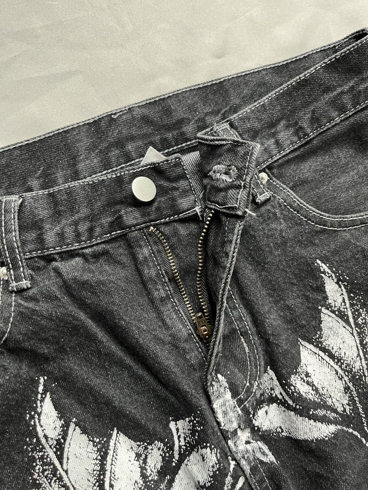 Expert Horror KNOCK KNOCK BAT MICHAEL MYERS Horror Streetwear JEANS Size US 32 / EU 48 - 7 Thumbnail