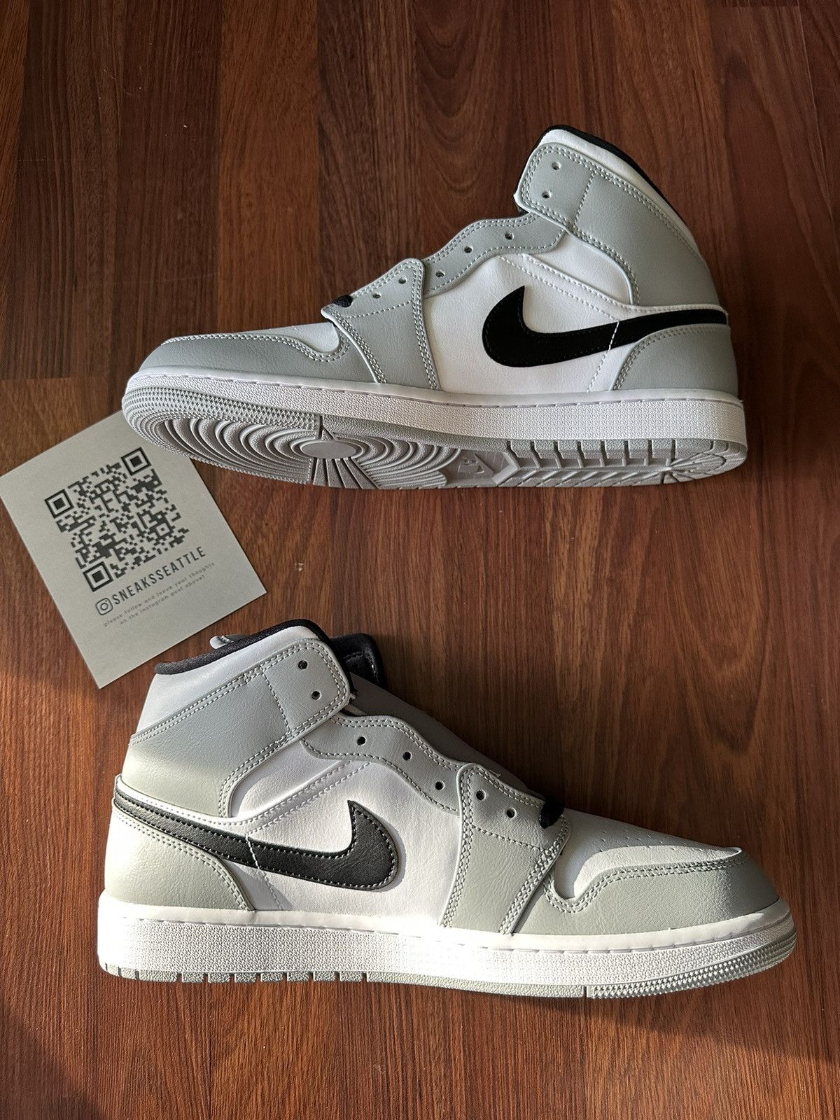 Jordan Brand Jordan 1 Mid Light Smoke Grey Size 12M 554724-092 Size US 12 / EU 45 - 2 Thumbnail