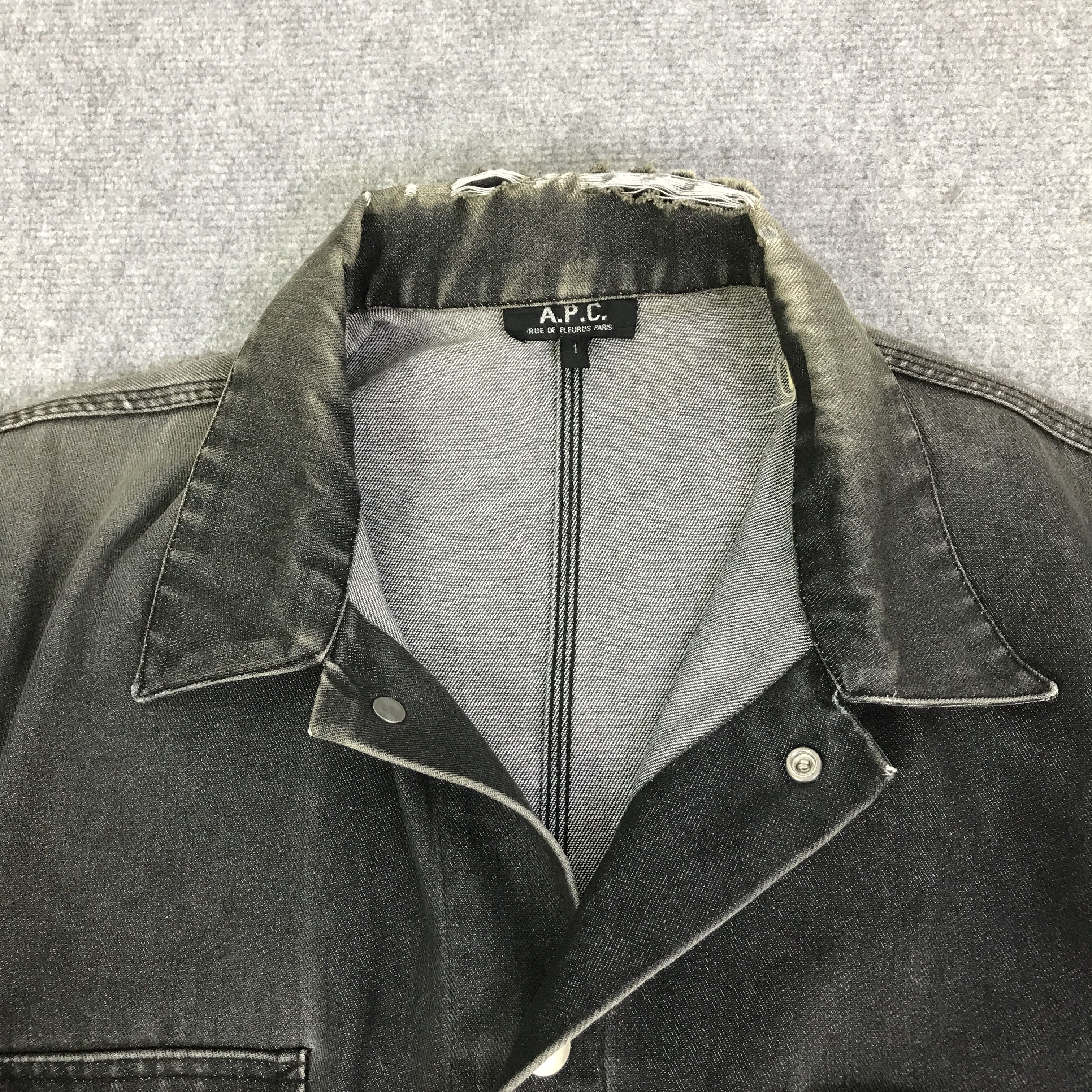 A.P.C. A.P.C DISTRESSED DENIM FADED CHORE JACKET Size US L / EU 52-54 / 3 - 9 Thumbnail