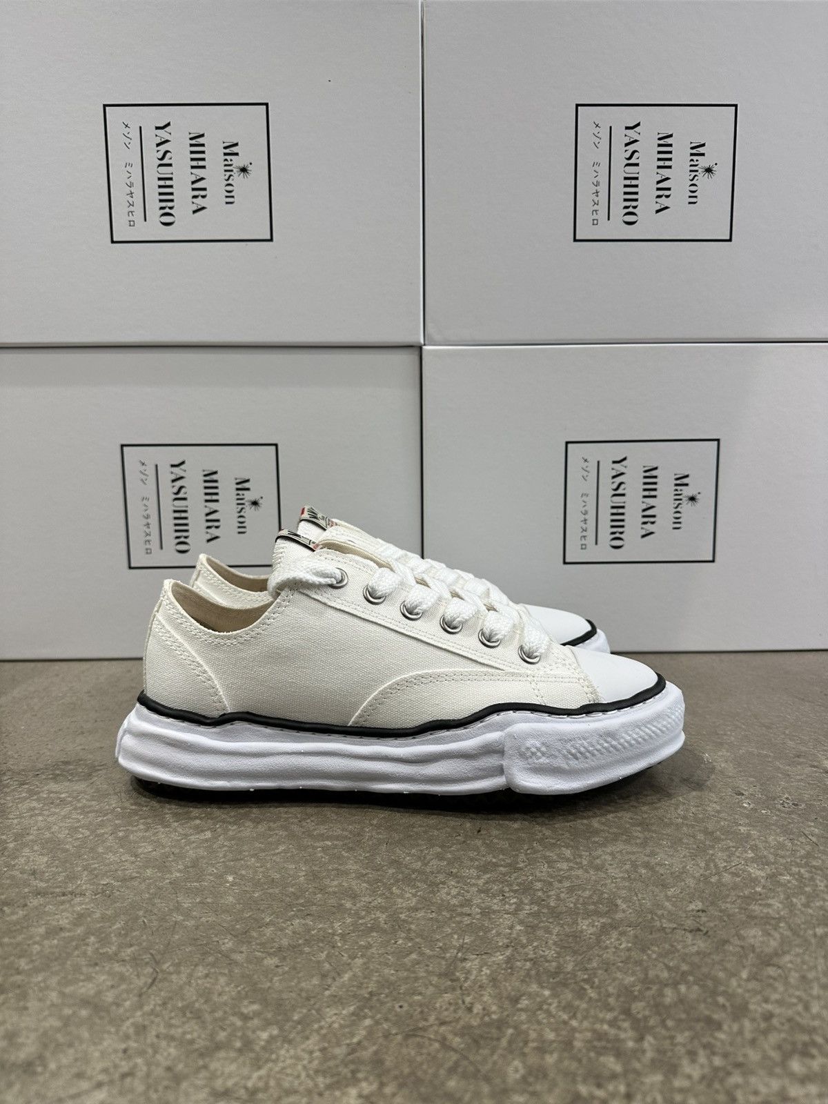 Maison MIHARA YASUHIRO MAISON MIHARA YASUHIRO - Peterson Low White Sneakers Size US 8 / EU 41 - 1 Thumbnail