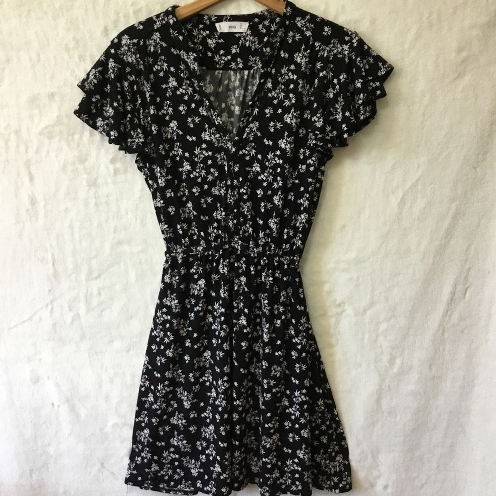 Mango MNG Black Ruffle Cap Sleeve Floral Mini Dress Size M / US 6-8 / IT 42-44 - 1 Thumbnail