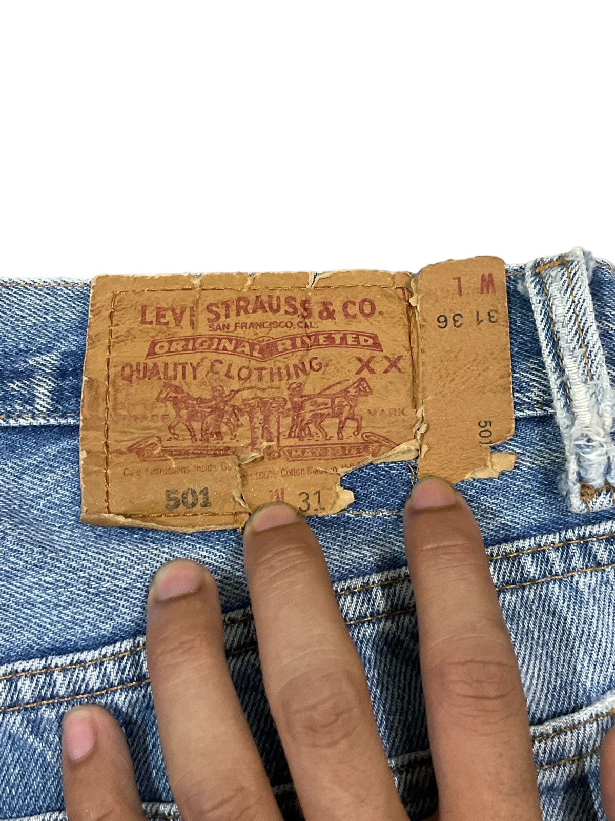 Levi's Vintage Clothing Vintage 90s Levi’s 501 Button Fly Loose Fit Distressed Jeans Size US 31 - 10 Thumbnail
