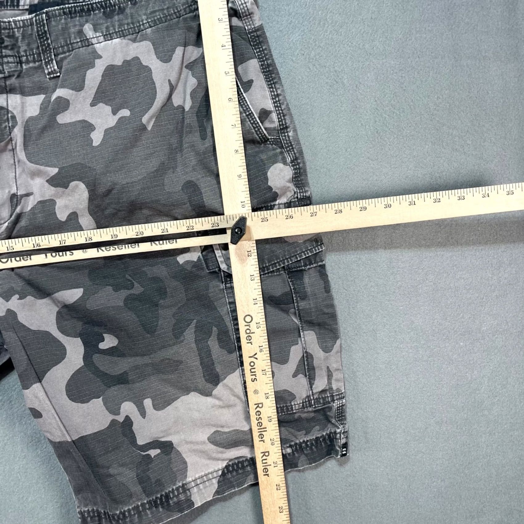Billabong VINTAGE Billabong Cargo Black Camo Shorts Mens 42 Y2K Surfer Skater Grunge VTG Size US 42 / EU 58 - 3 Thumbnail