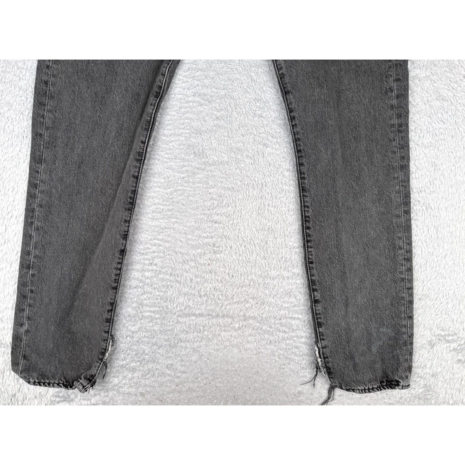 Levi's Levi's Jeans Men 34 Black Distressed 5-Pocket Straight Den­im Regular 32x32 Vintage No 512 Retro Jeans Size US 34 / EU 50 - 2 Thumbnail