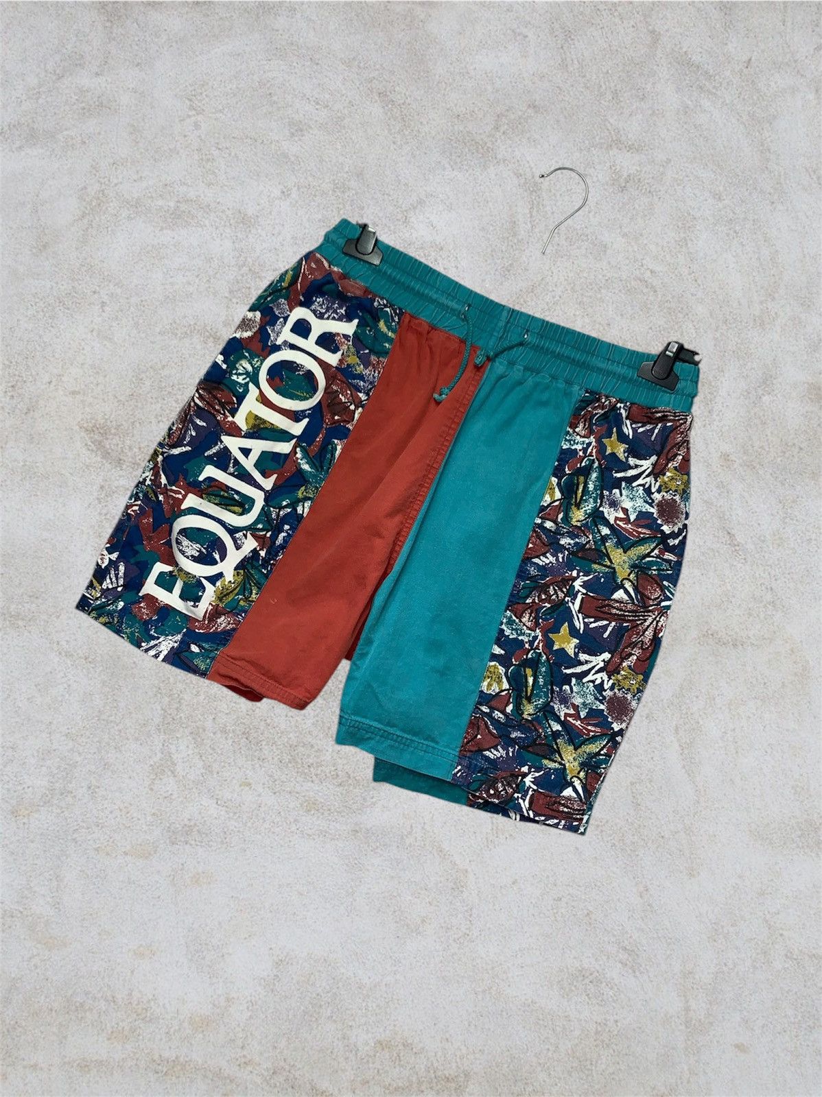 Burton equator vintage shorts size L