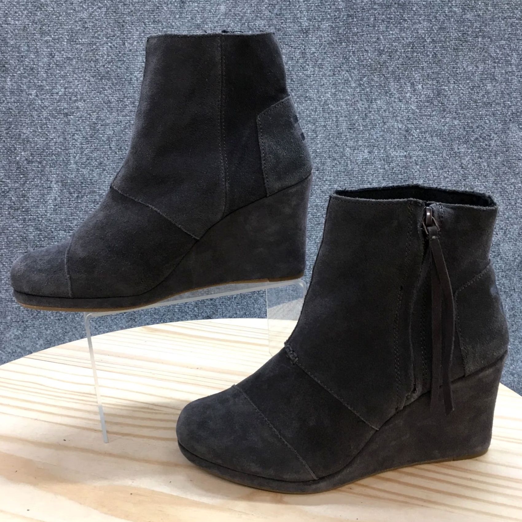 Toms TOMS Boots Womens 9 Ankle Booties Wedge Heels Casual Gray Leather Zipper Bootie Mens, Womens, Girls Size US 9 / IT 39 - 3 Thumbnail