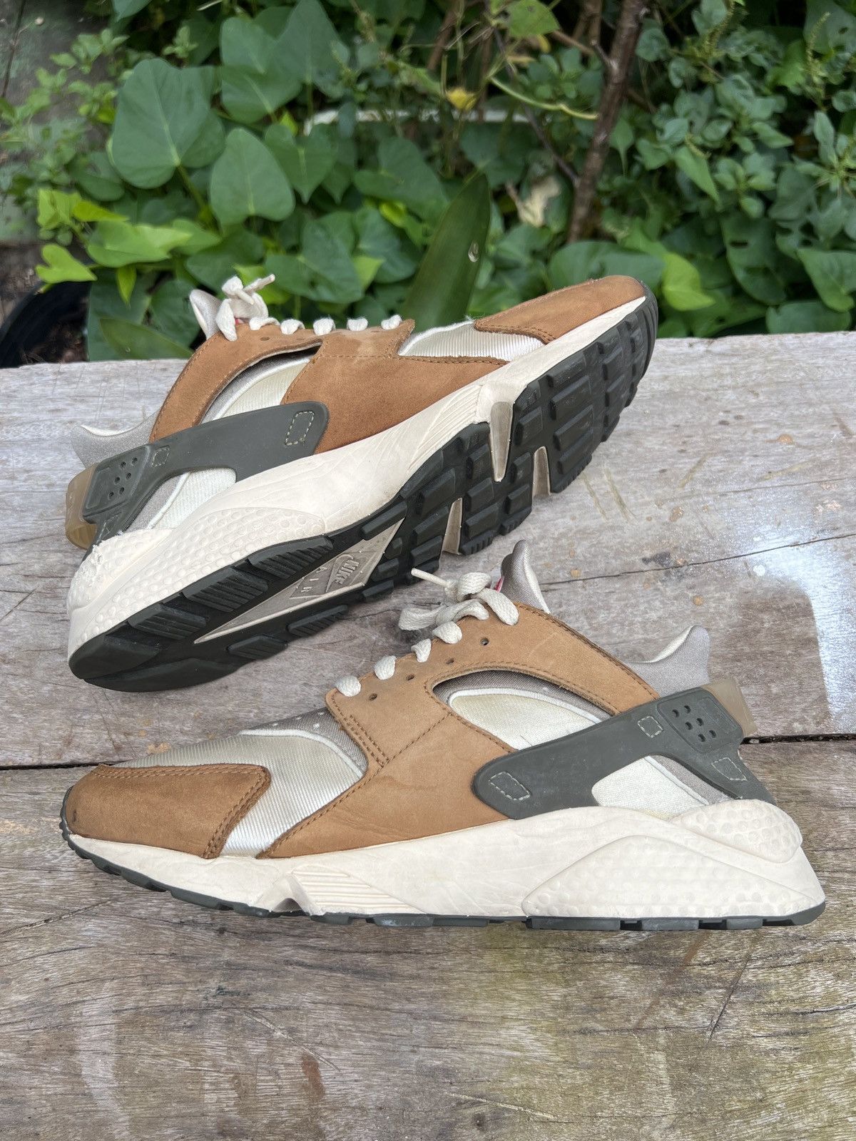Nike × Stussy Nike Air Huarache Stussy Desert Oak DD1381-200 Size US 8.5 / EU 41-42 - 3 Thumbnail