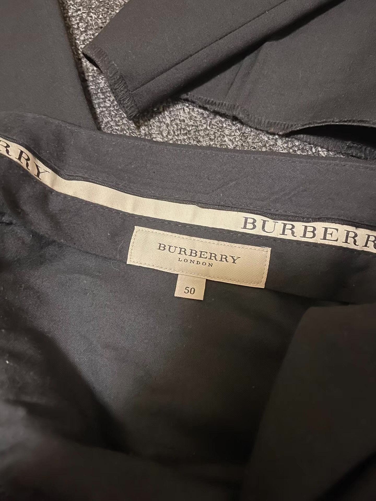 Burberry Burberry wool trousers, Q4 Size US 34 / EU 50 - 5 Thumbnail