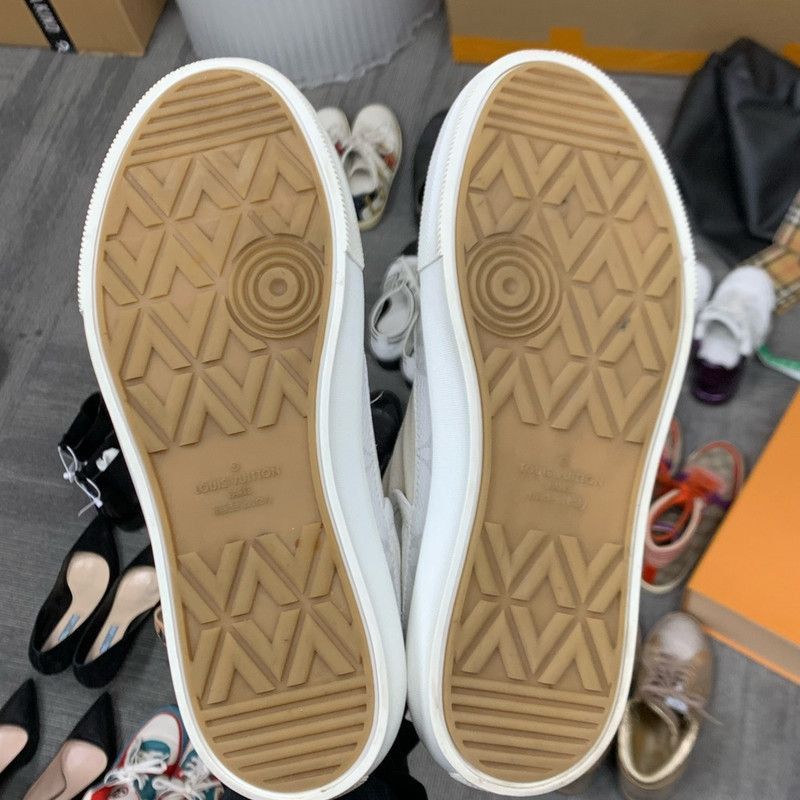 Louis Vuitton Louis Vuitton Monogram Canvas High-Top Sneakers - Size US 8 / EU 41 - 4 Thumbnail