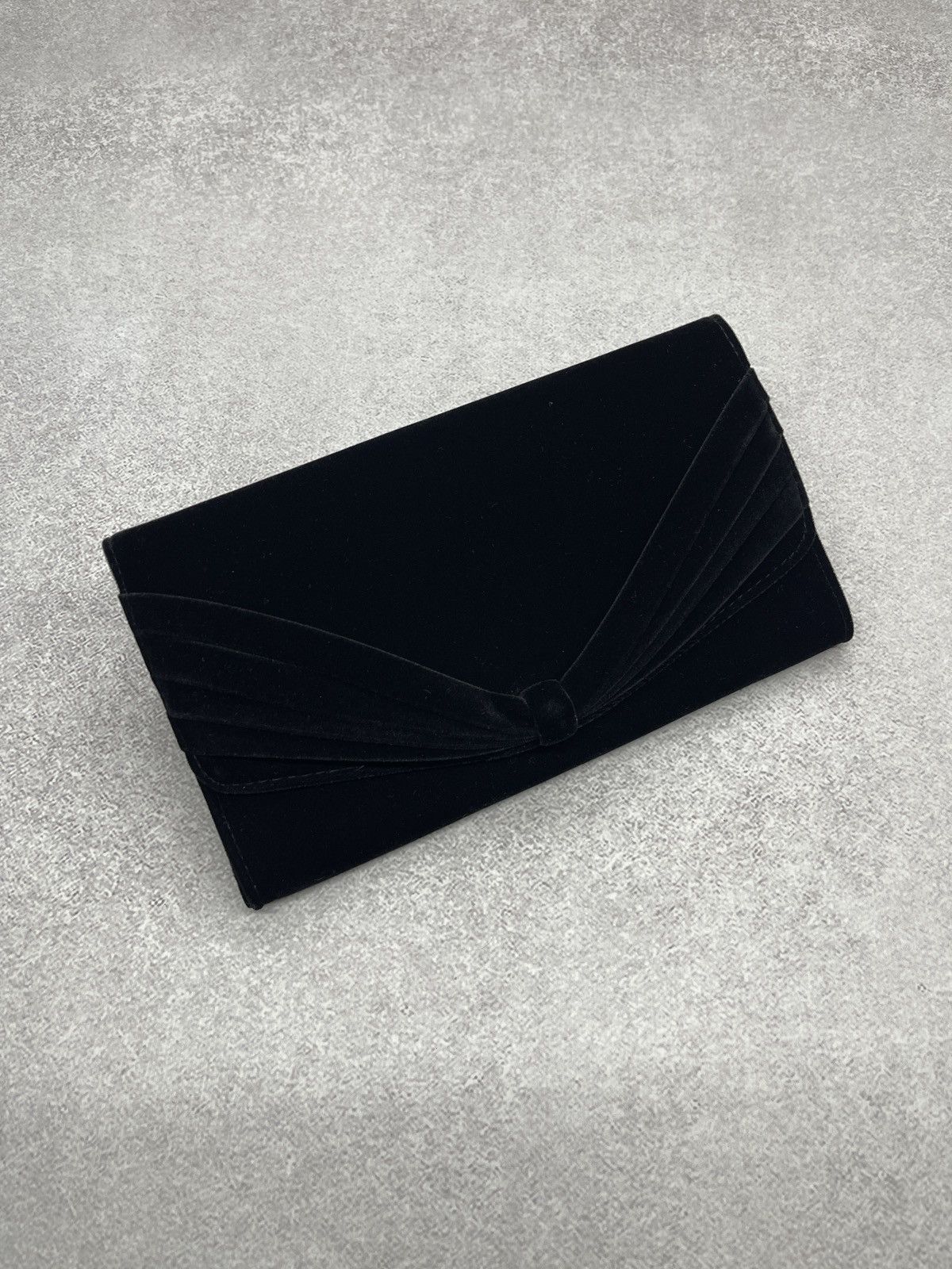 Giorgio Armani New Giorgio Armani Black Velour Clutch Size ONE SIZE - 3 Thumbnail