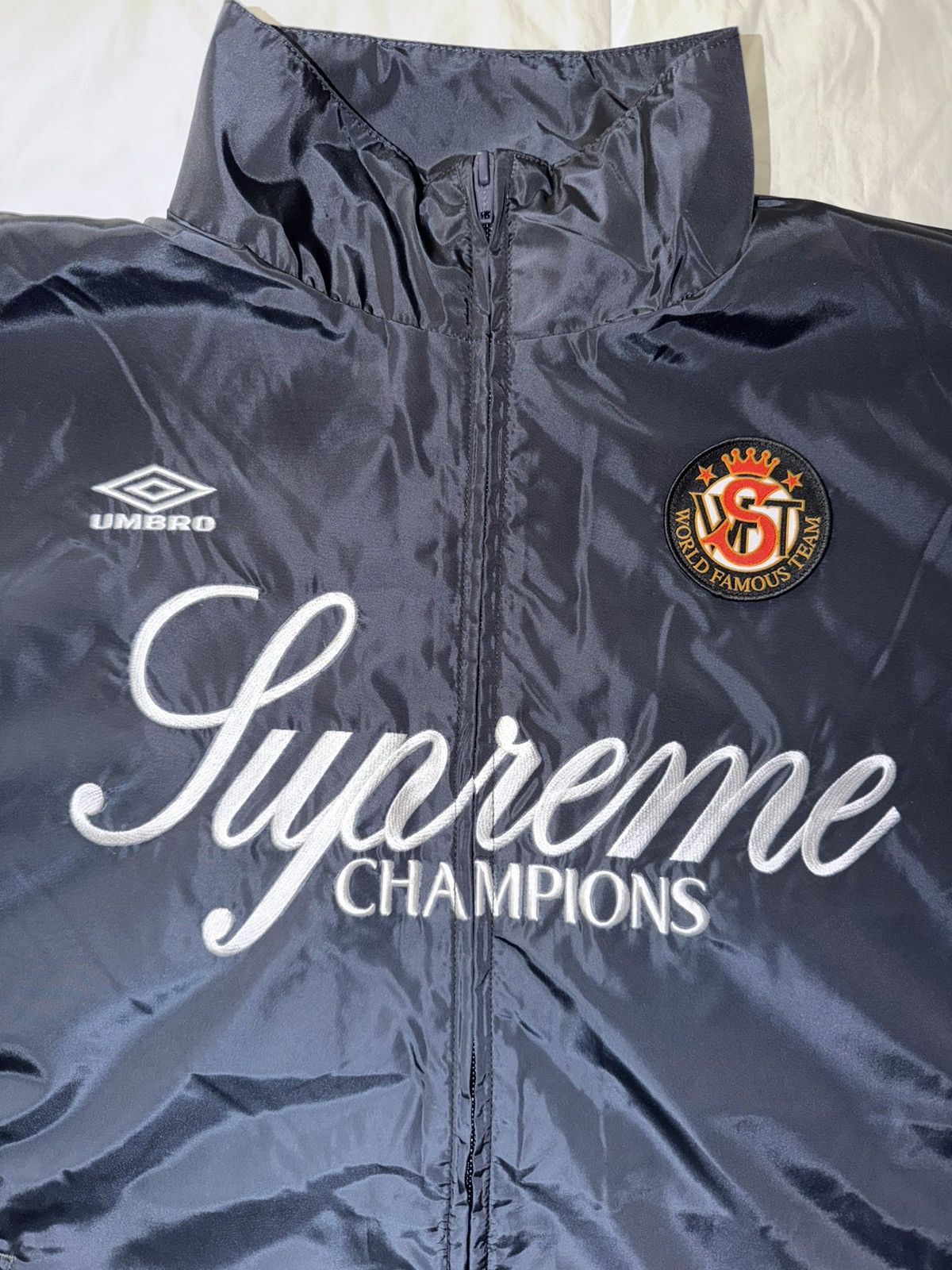 Supreme × Umbro Supreme x Umbro Gradient Track Jacket – Black (Size Small) Size US S / EU 44-46 / 1 - 2 Thumbnail