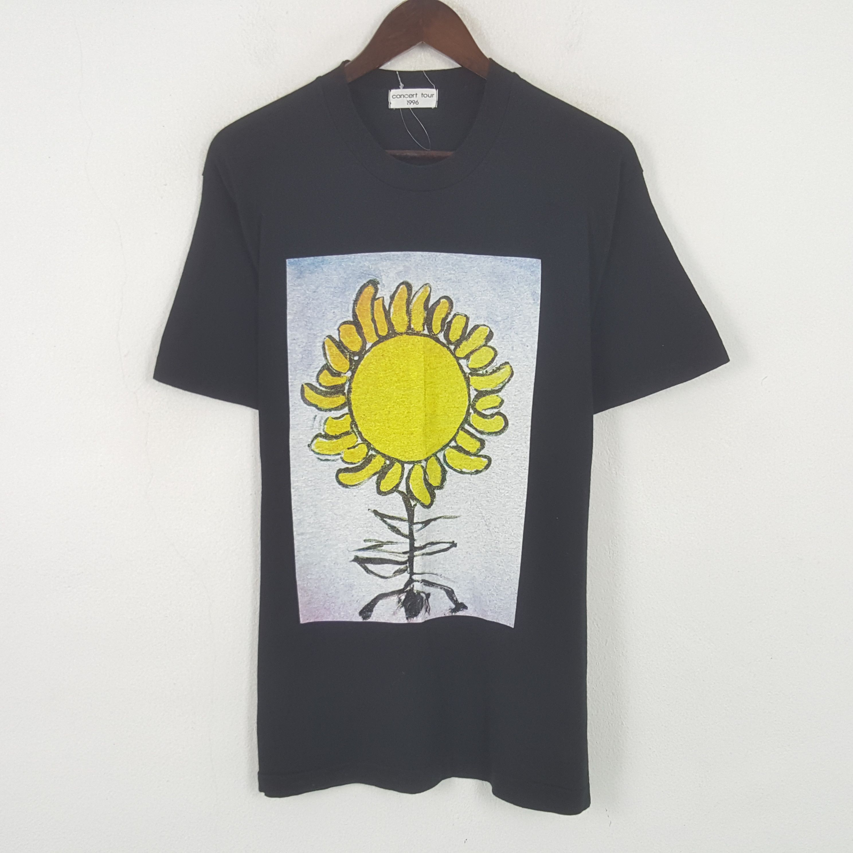 Band Tees Vintage Sun Flower Concept tour 1996 Tshirt Size US M / EU 48-50 / 2 - 1 Thumbnail
