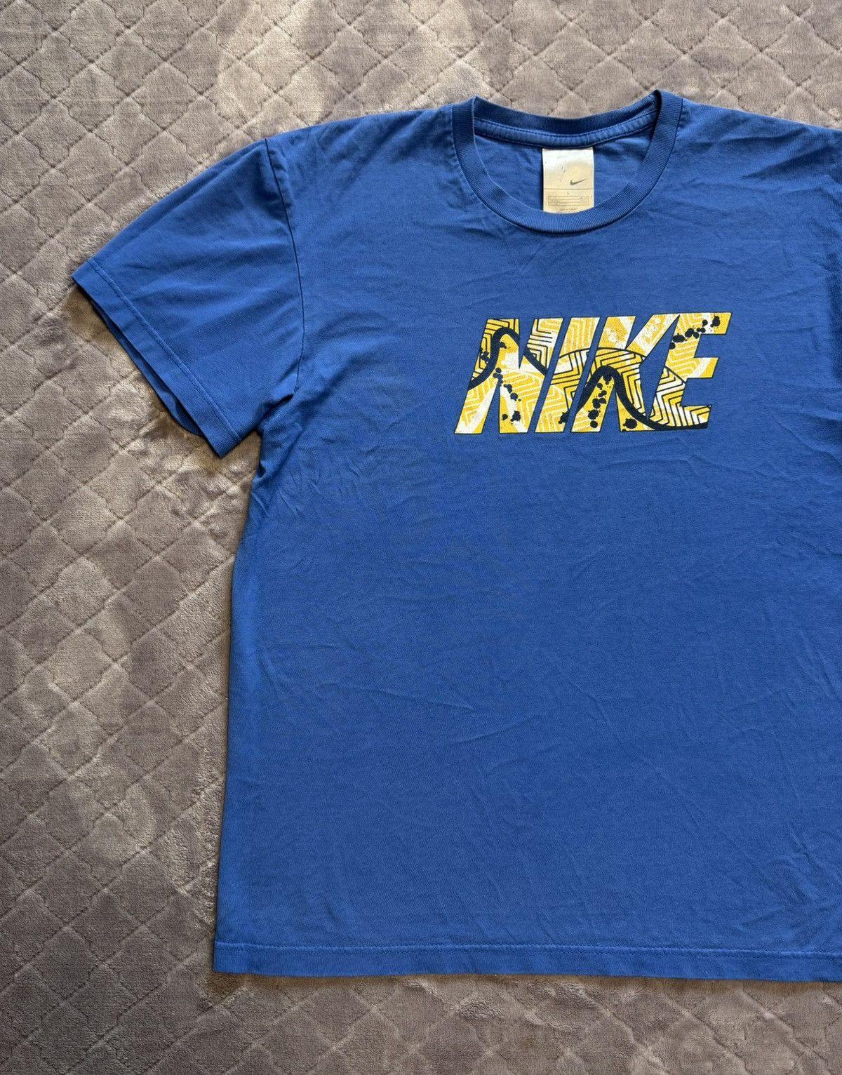 Nike × Vintage Vintage y2k Nike Big Logo Tee Shirt Size US M / EU 48-50 / 2 - 2 Thumbnail