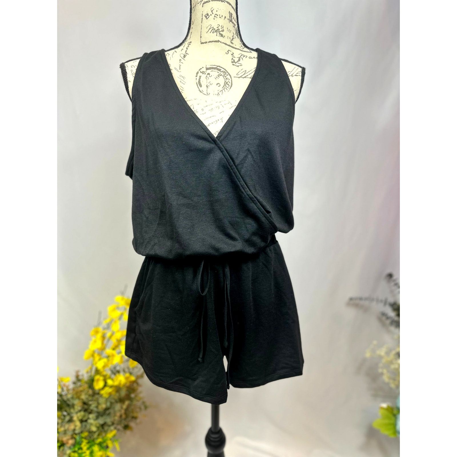 Other LBLC the Label Lauren Romper Drawstring Waist Pockts Black L Size 30" / US 8 / IT 44 - 8 Thumbnail