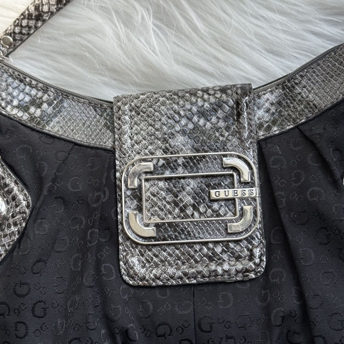 Guess 📌 Vintage Guees Monogram Y2K Juicy Vibe Handbag Size ONE SIZE - 3 Thumbnail