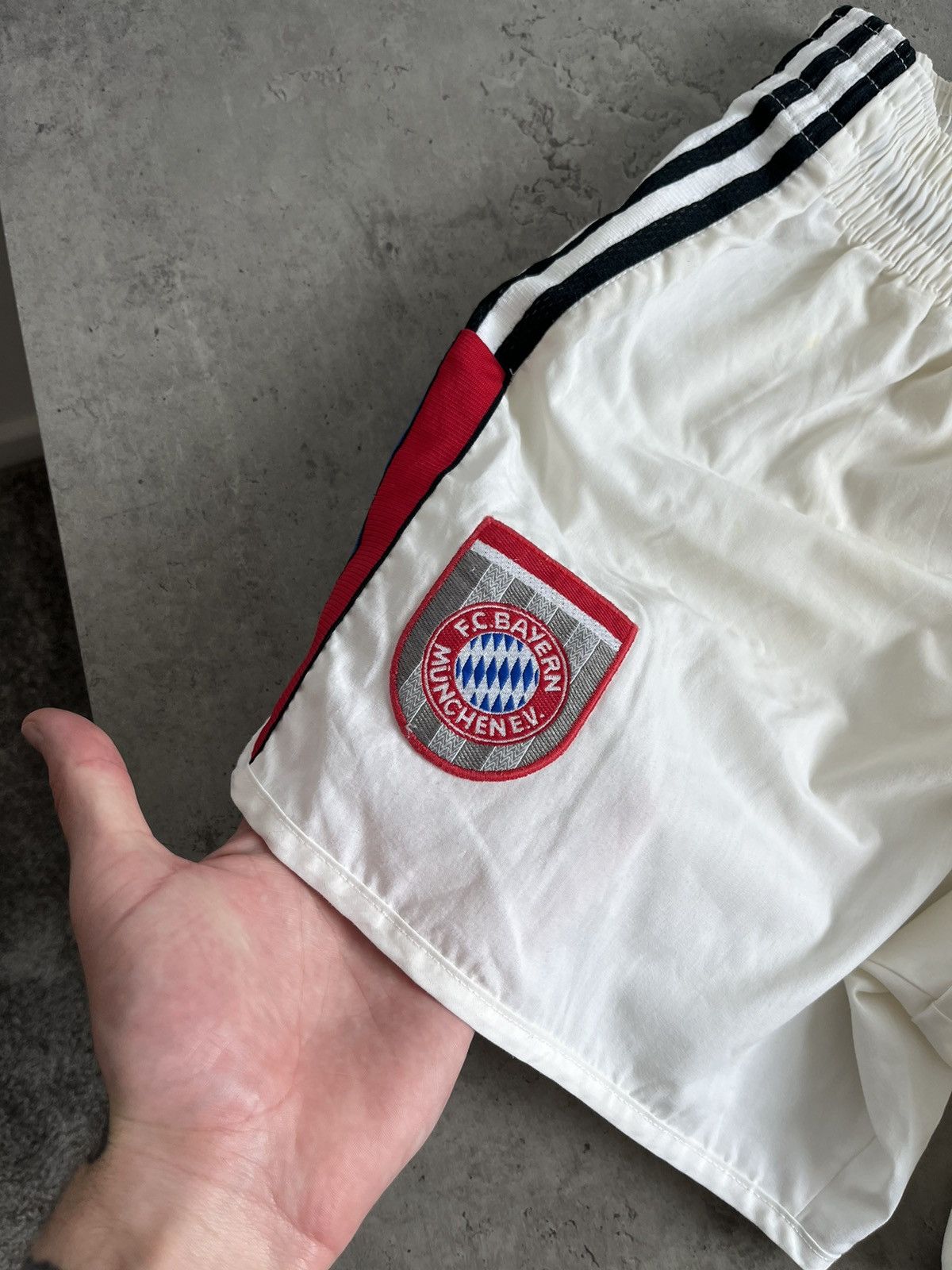 Vintage 90s Vintage Adidas FC Bayern Munich 1996/1997 Short Size US 30 / EU 46 - 2 Thumbnail