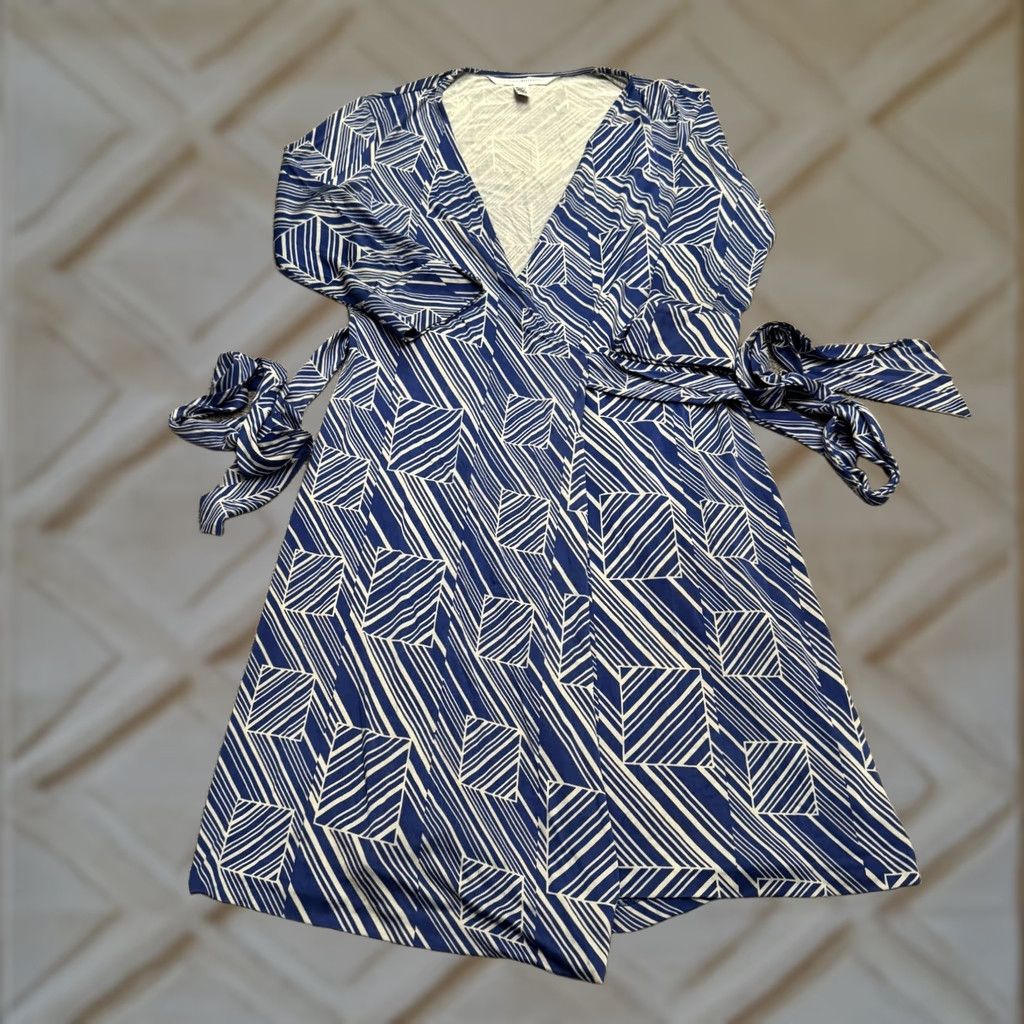 diane von furstenberg blue and white dress Diane Von Furstenberg New Jeanne Two Silk Jersey Wrap Dress