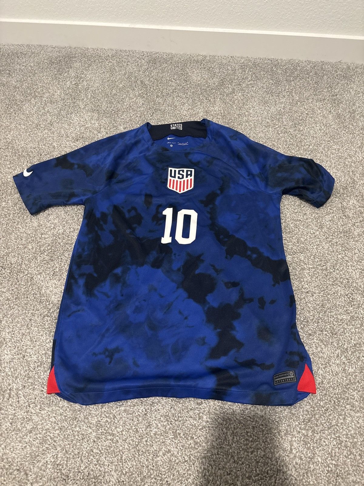 Nike 2022 USA Mens World Cup Jersey Size US M / EU 48-50 / 2 - 1 Thumbnail