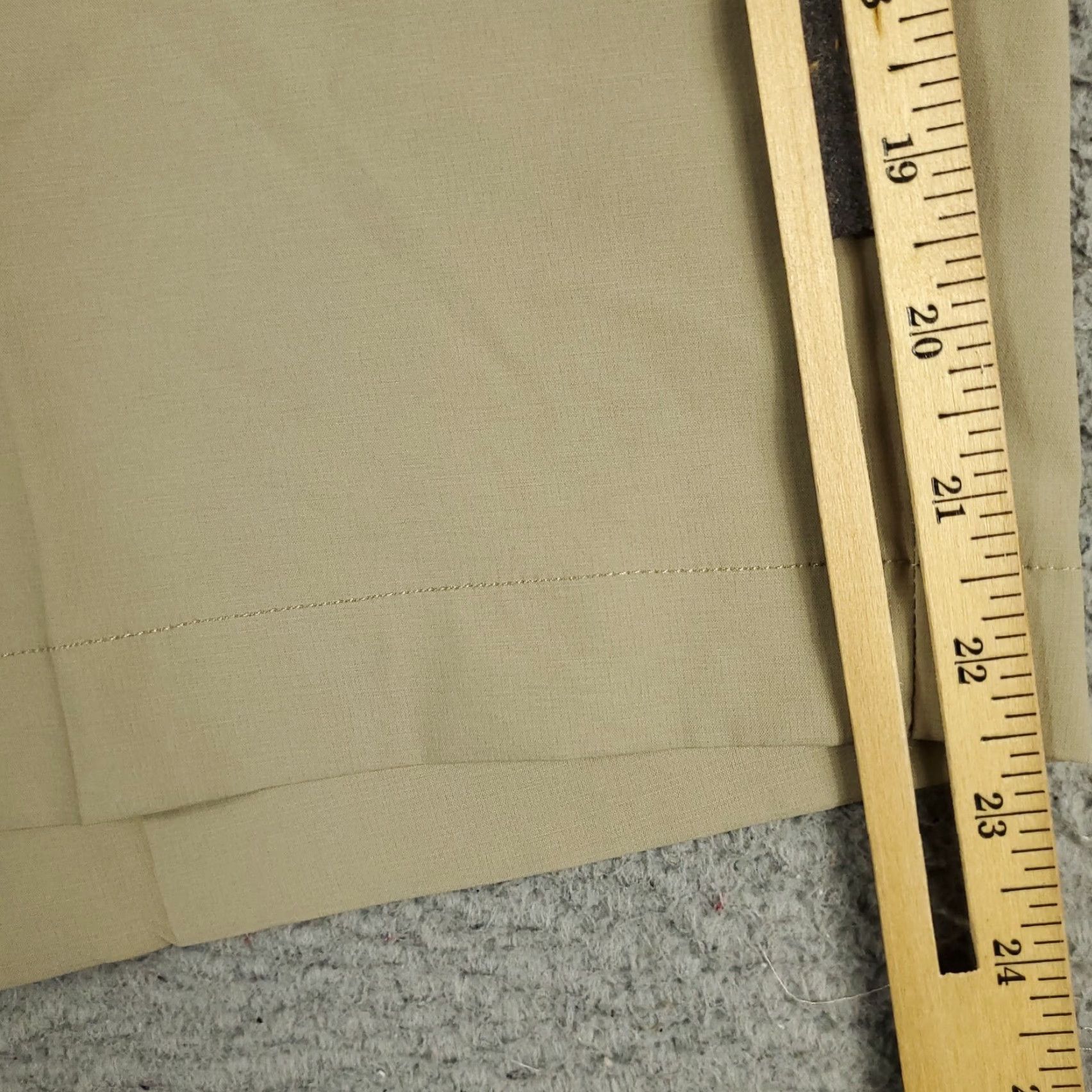 Vintage Greg Norman Mens Shorts 42 Beige Flat Front Chino Polyester Casual Business Travel Sports Beig e Size US 42 / EU 58 - 5 Thumbnail