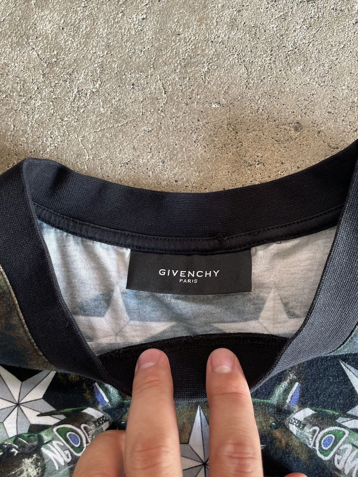 Givenchy Givenchy Air Plane T-shirt Size US XL / EU 56 / 4 - 8 Thumbnail