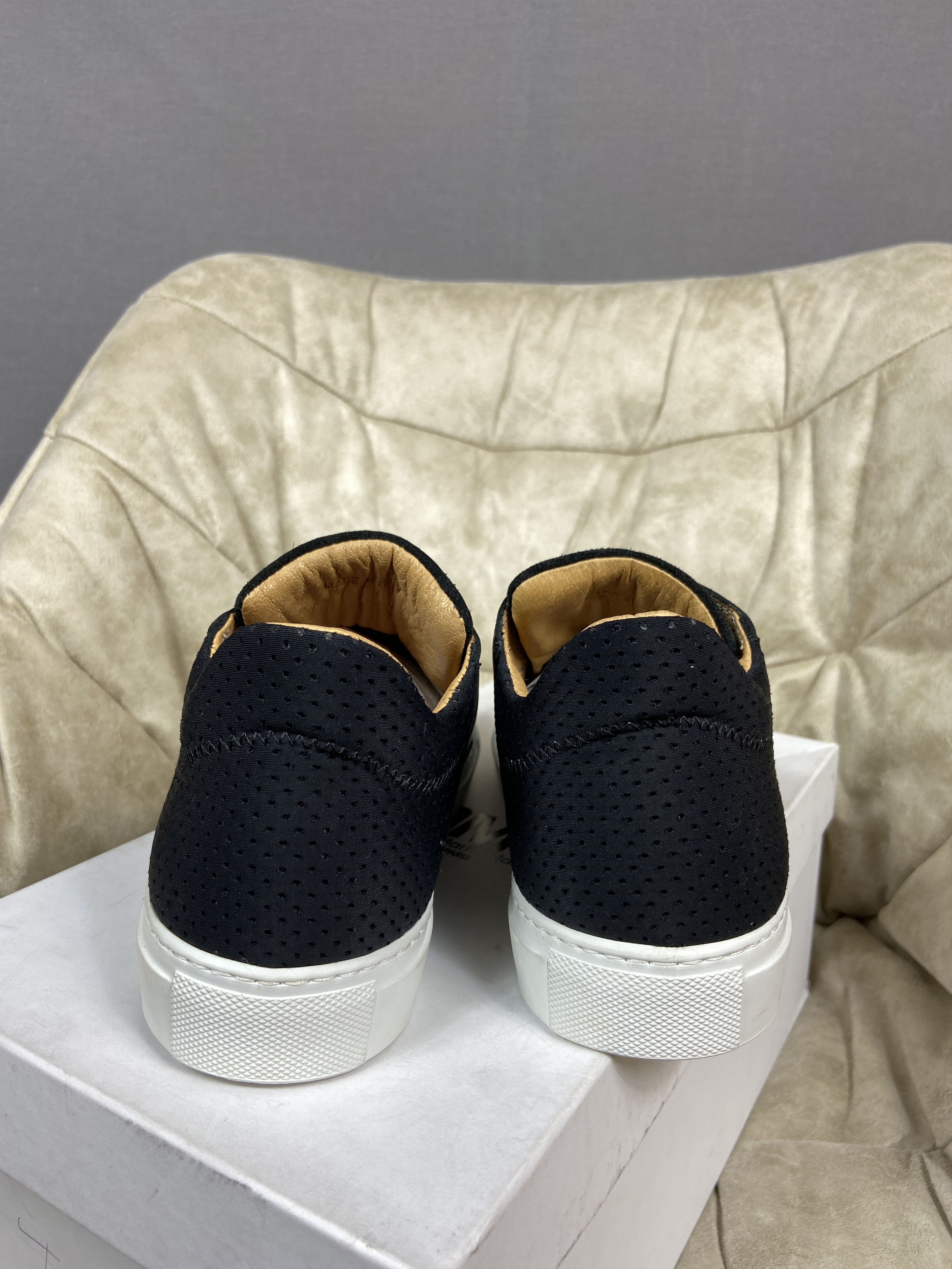 Maison Margiela Maison Margiela 6 Black Suede Low Top Sneakers Size US 8 / IT 38 - 7 Thumbnail