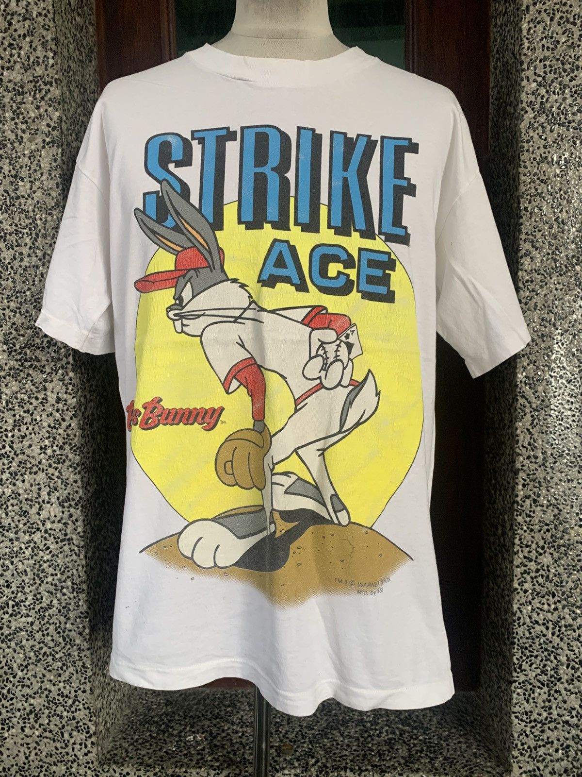 Vintage × Warner Bros Vintage 90s Bugs Bunny Warner Bros T shirt Size US L / EU 52-54 / 3 - 1 Thumbnail