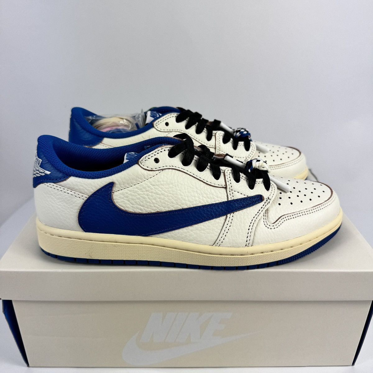 Fragment Design × Nike × Travis Scott JORDAN 1 RETRO LOW OG SP SAIL MILITARY BLUE SNEAKERS Size US 8 / EU 41 - 2 Thumbnail