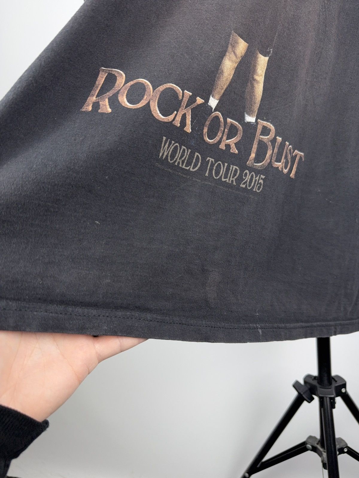 AC/DC × Band Tees × Vintage Rare! Vintage 2000’s Faded AcDc World Tour 2015 T Shirt Size US L / EU 52-54 / 3 - 6 Thumbnail