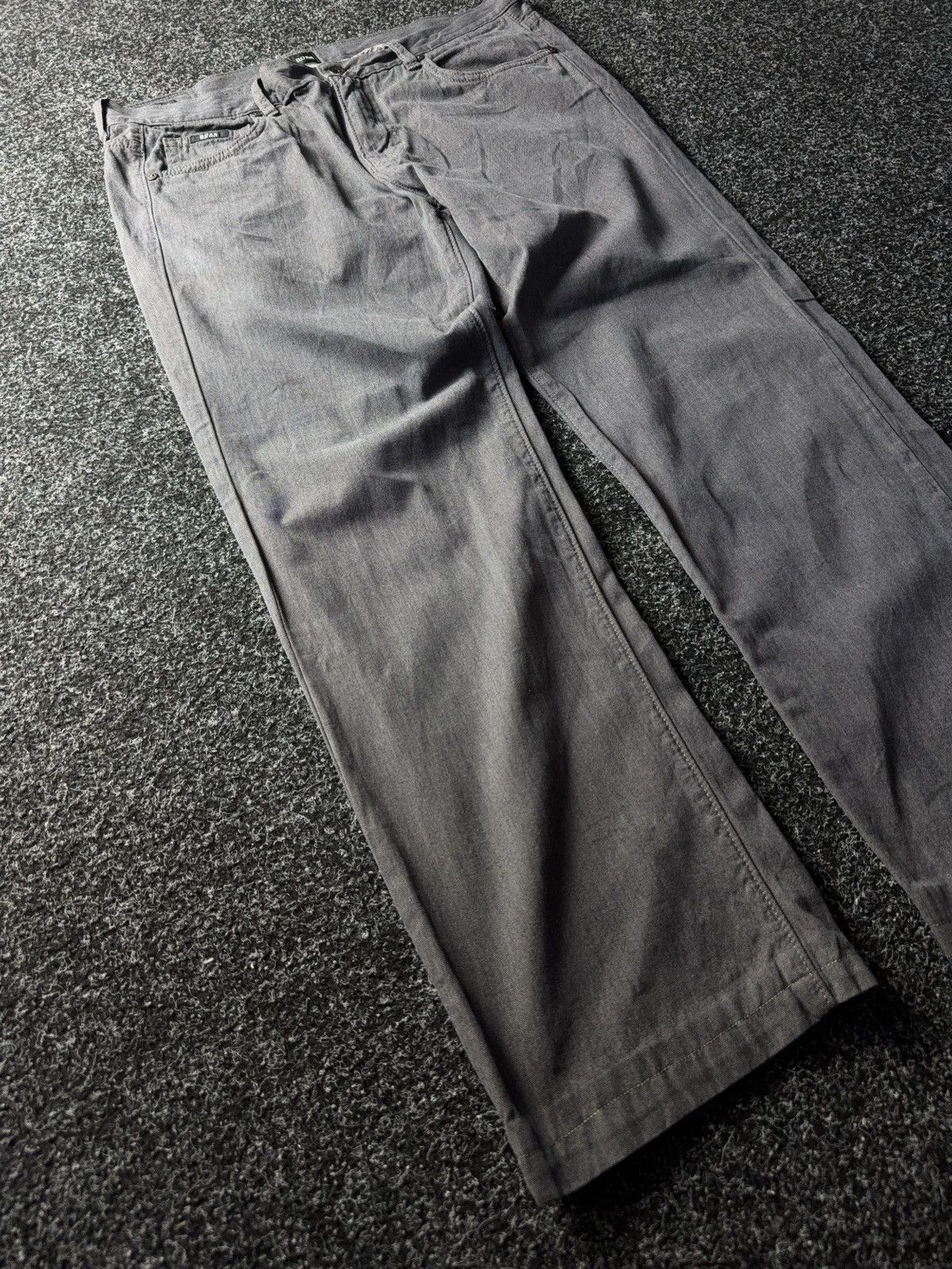 Hugo Boss Luxury Designer Hugo Boss Regular Fit Grey Casual Pants Size US 34 / EU 50 - 2 Thumbnail