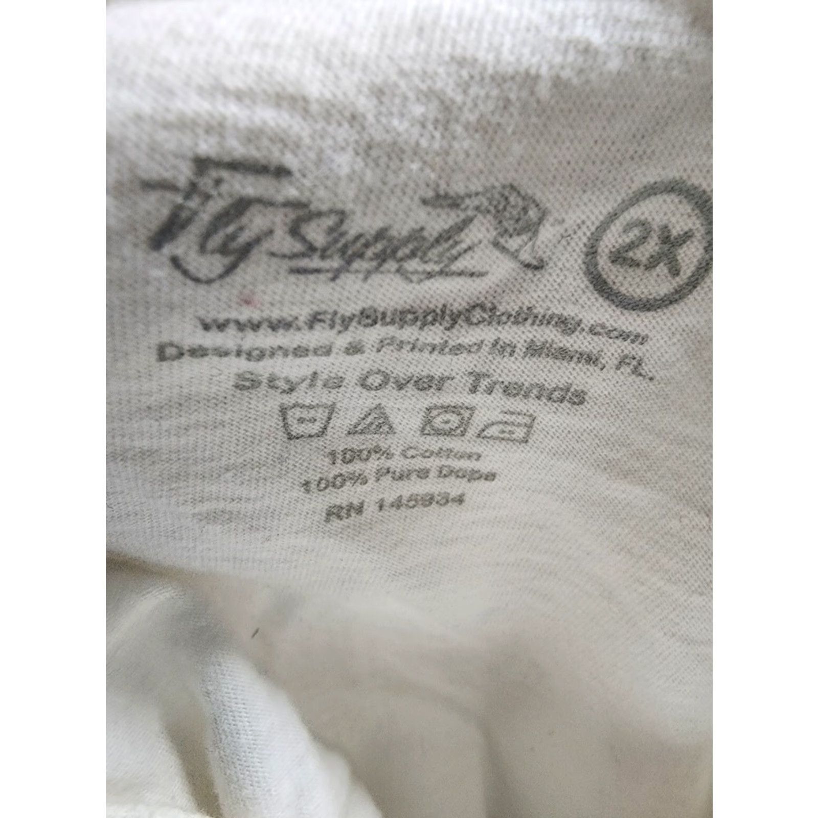 Vintage Mens 2XL Fly Supply T Shirt Basketball Money Distressed White Crew Neck Short Sleeve Men Size US XXL / EU 58 / 5 - 6 Thumbnail
