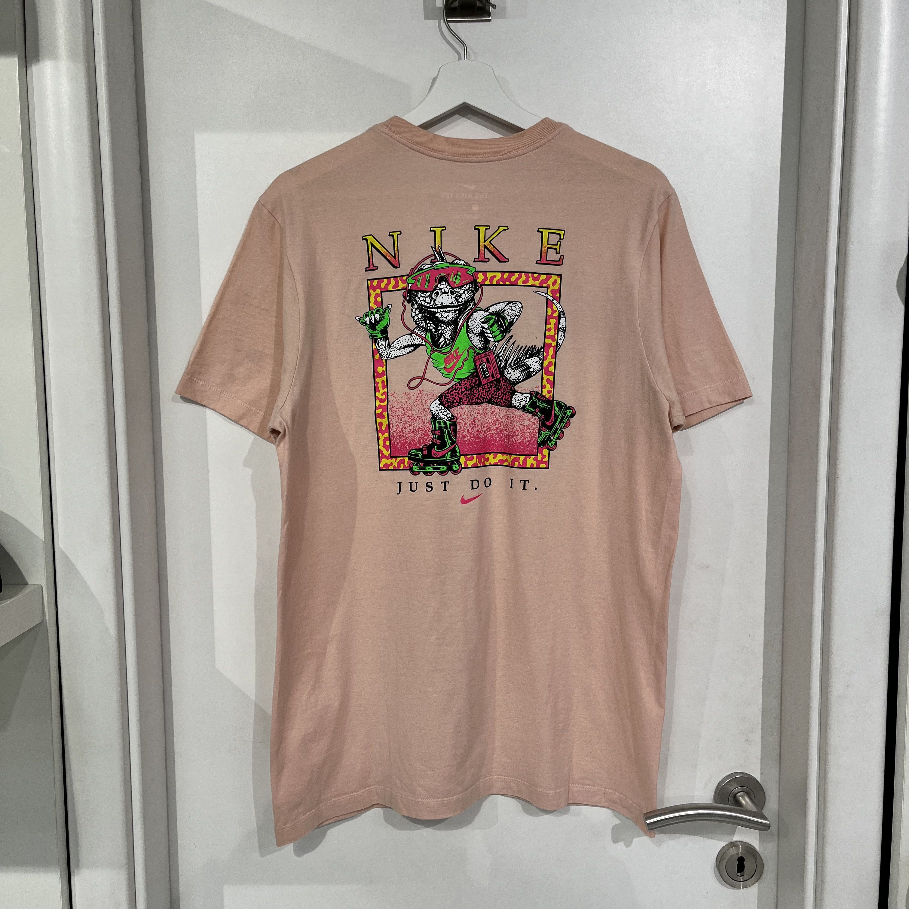 Nike Nike Tee Salmon Size US M / EU 48-50 / 2 - 2 Thumbnail