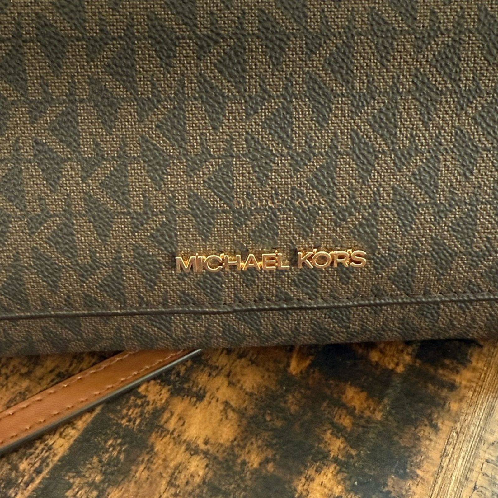 Michael Kors Michael Kors Dark Brown Crossbody with Gold Accents Size ONE SIZE - 3 Thumbnail