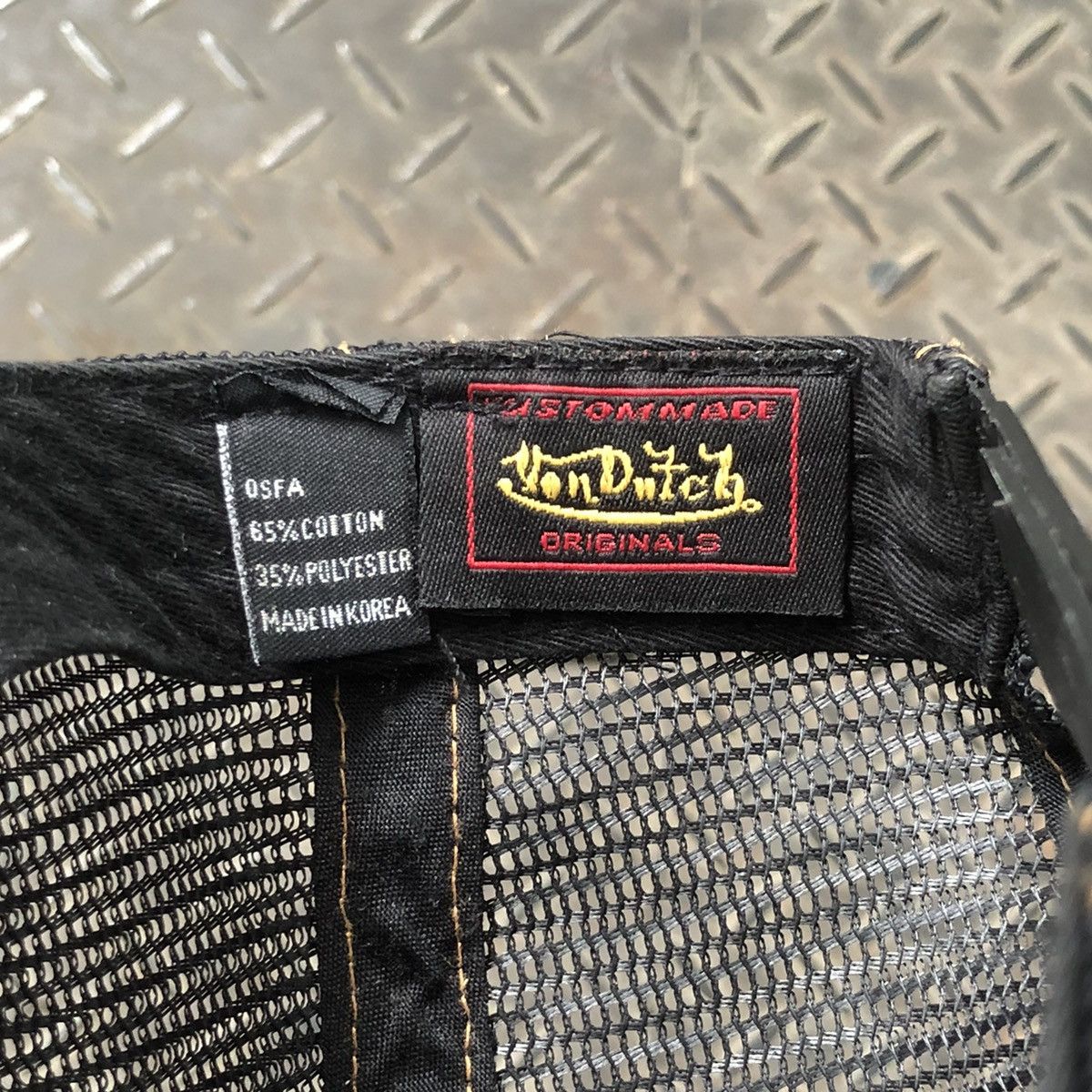 Von Dutch 🚫 SOLD 🚫 Von Dutch Rare Black Suede-Towel Trucker Hat Size ONE SIZE - 7 Thumbnail