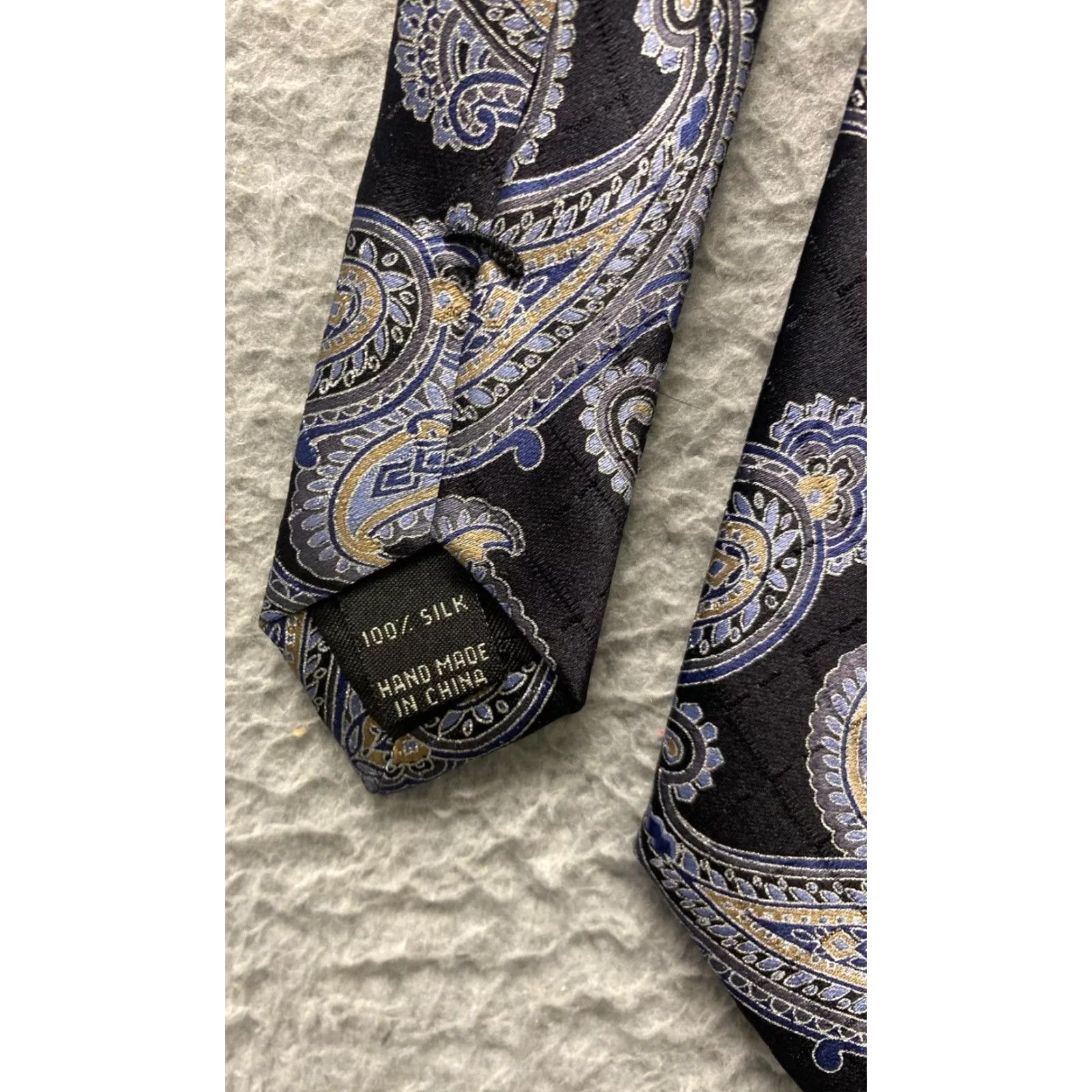 Vintage Jos A Bank Tie Mens Black and White Geometric Necktie Silk Preppy Work Formal Size ONE SIZE - 3 Thumbnail