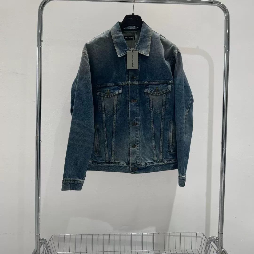Balenciaga Balenciaga Denim Jacket with Back Logo Size US L / EU 52-54 / 3 - 1 Thumbnail