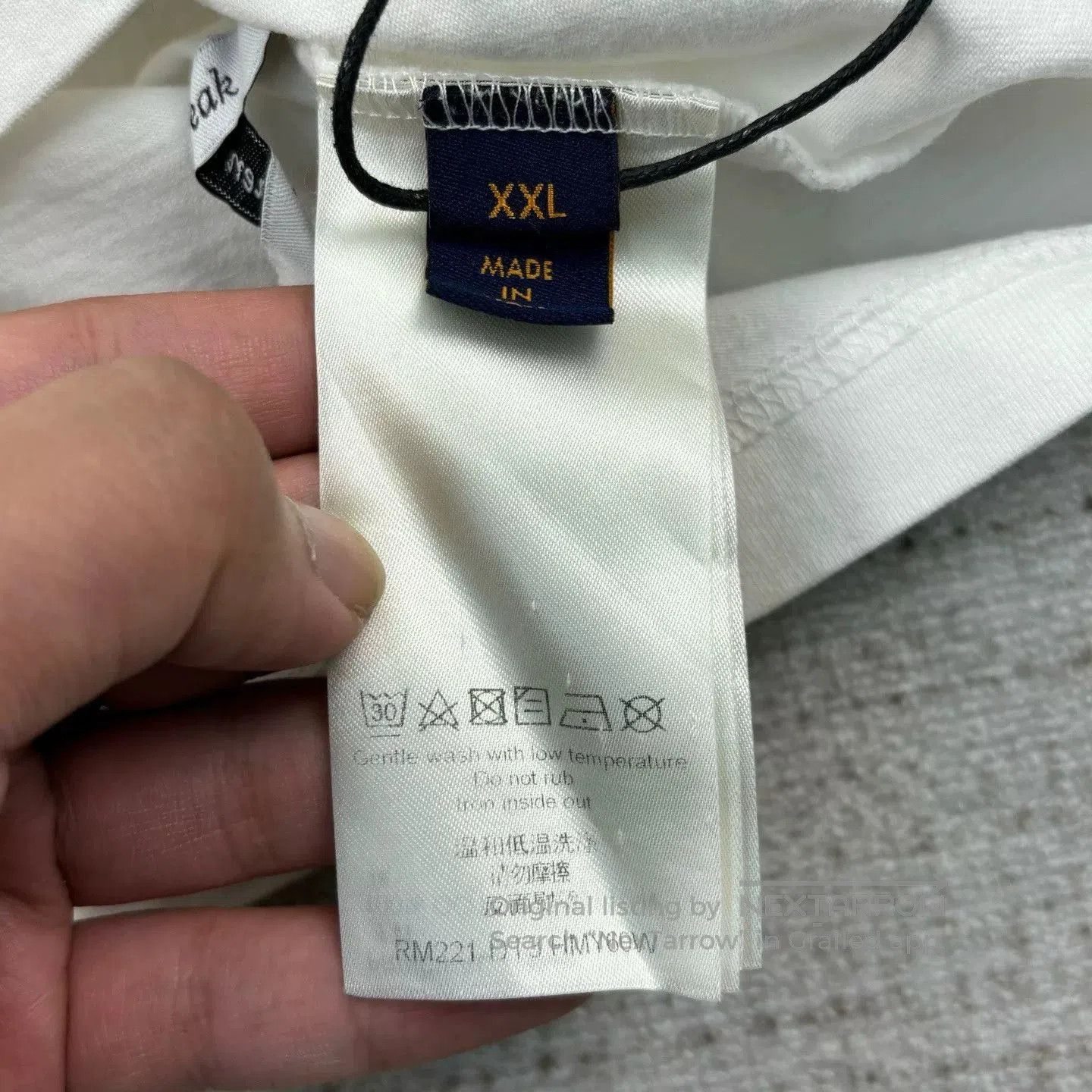 Louis Vuitton Louis Vuitton SS22 Logo Graffiti Tee. Size US XXL / EU 58 / 5 - 5 Thumbnail