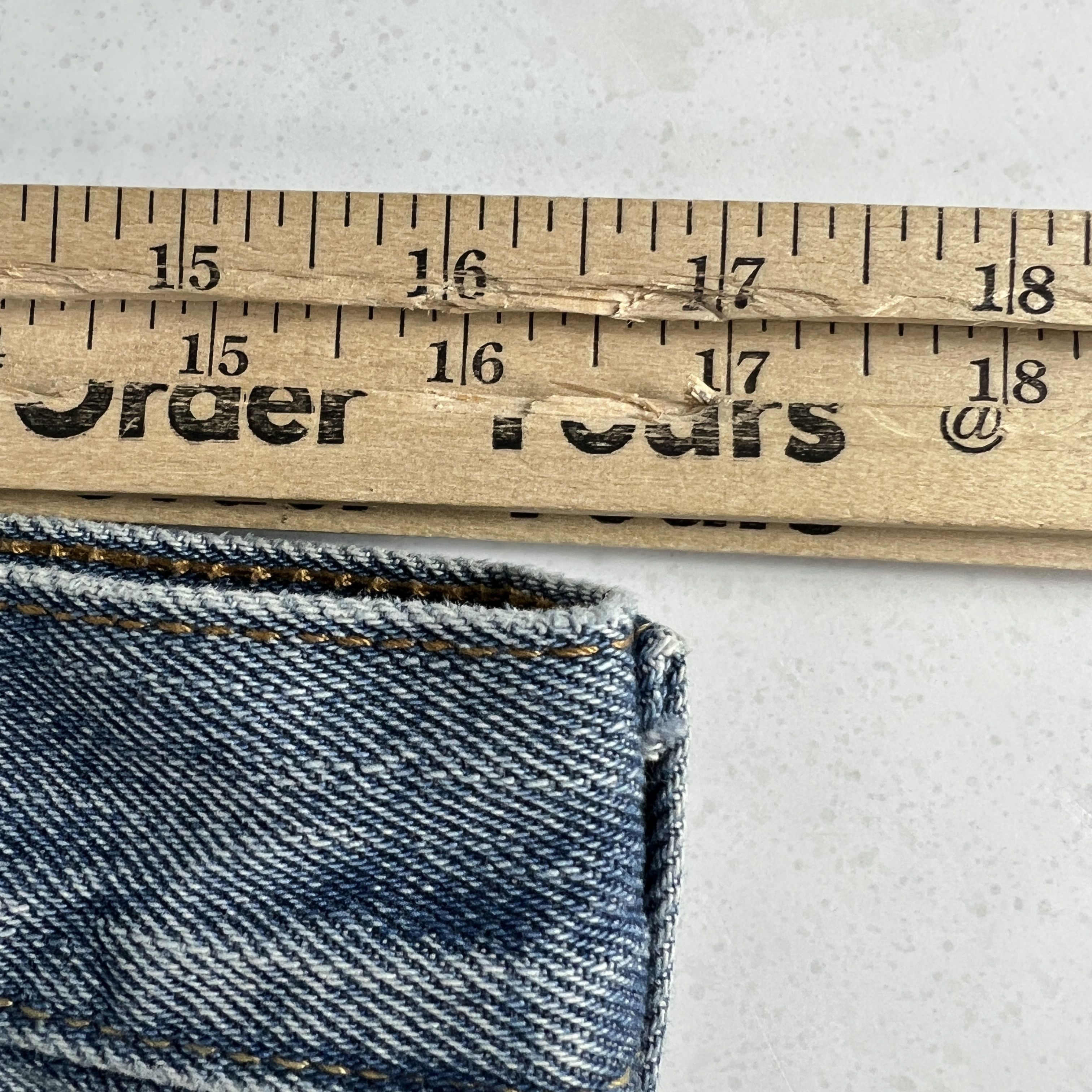 Levi's Levi's Jeans 550 Relaxed Straight Blue Faded Denim Size US 33 - 23 Thumbnail
