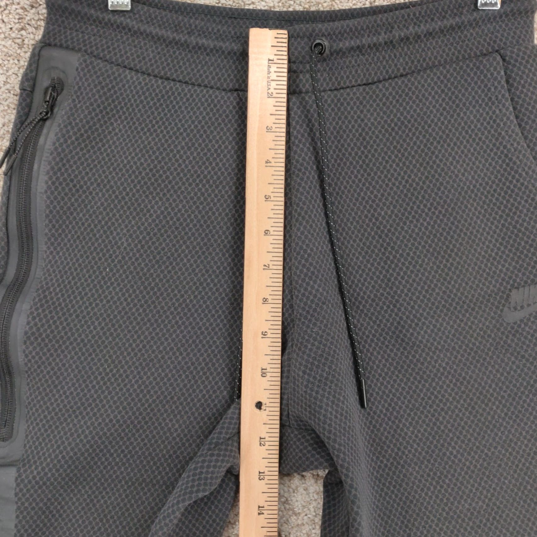 Nike Nike Tech Fleece Shorts Men Small Black Athletic Drawstring Pockets Classic Logo Sports Activewear 90s? Size US 29 - 2 Thumbnail