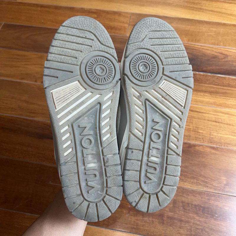 Louis Vuitton Louis Vuitton Classic Print Trainer Sneakers in Gray White Size US 10 / EU 43 - 4 Thumbnail