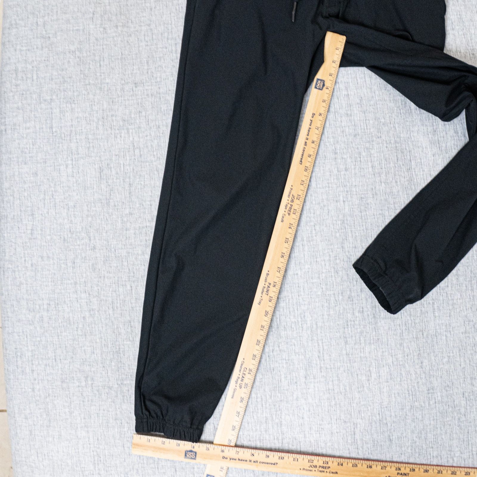 Lululemon Lululemon Drawstring Chino Pant joggers in black size 34 Size US 34 / EU 50 - 8 Thumbnail