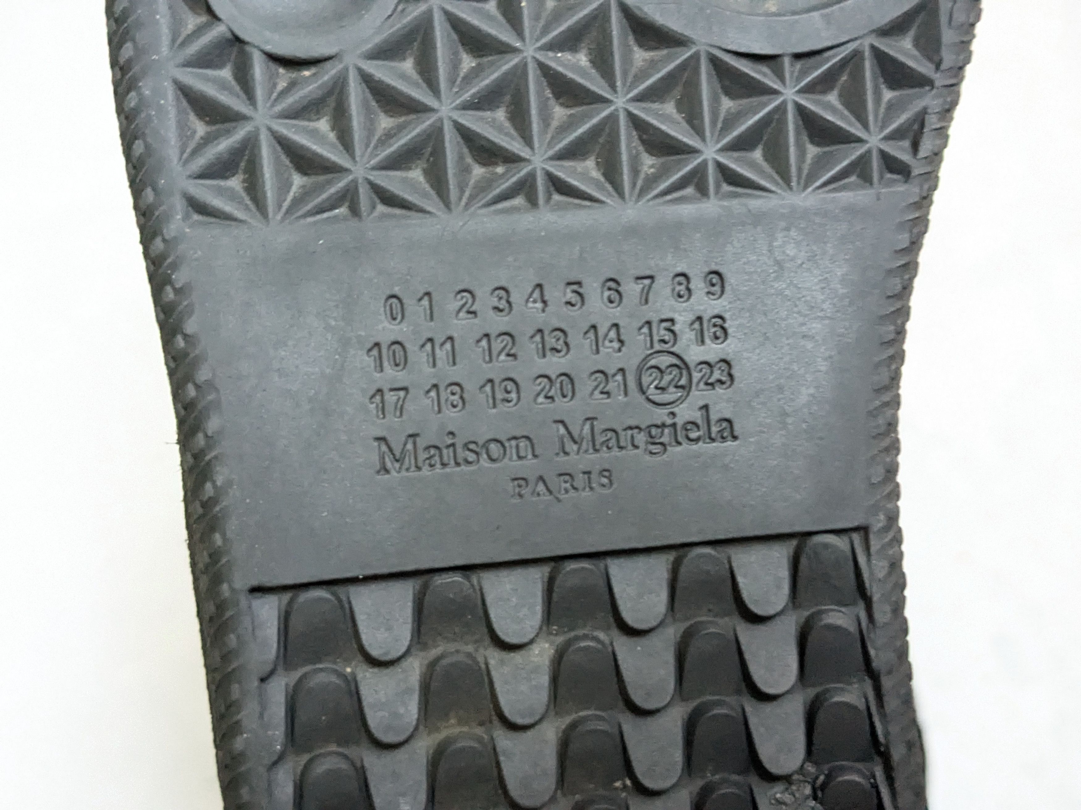 Maison Margiela Maison Margiela Replica GAT Black 9 42 Low Tops Size US 9 / EU 42 - 18 Thumbnail