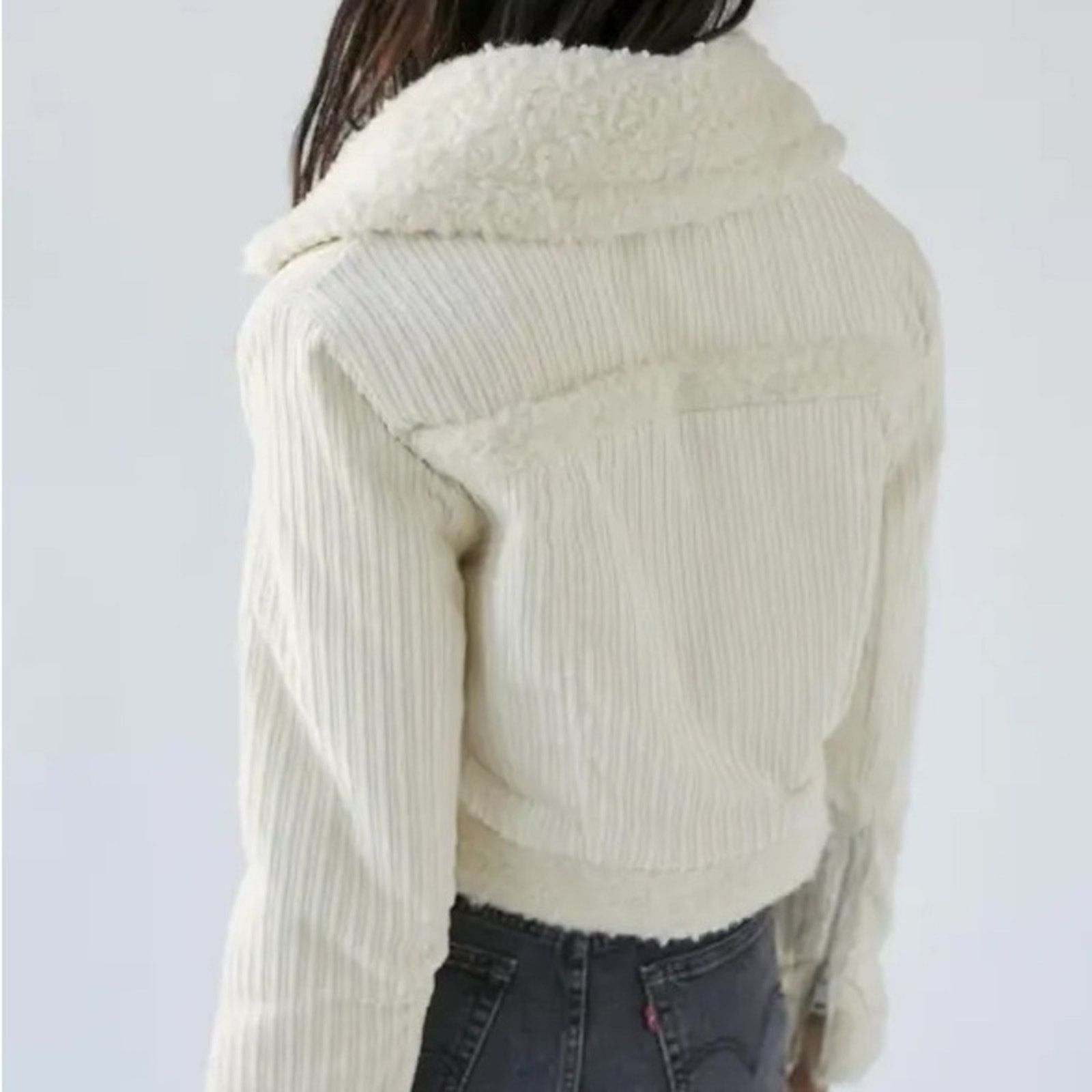 Urban Outfitters Urban Outfitters BDG Ivory/Cream Sherpa Jacket Women’s Small Size S / US 4 / IT 40 - 10 Thumbnail