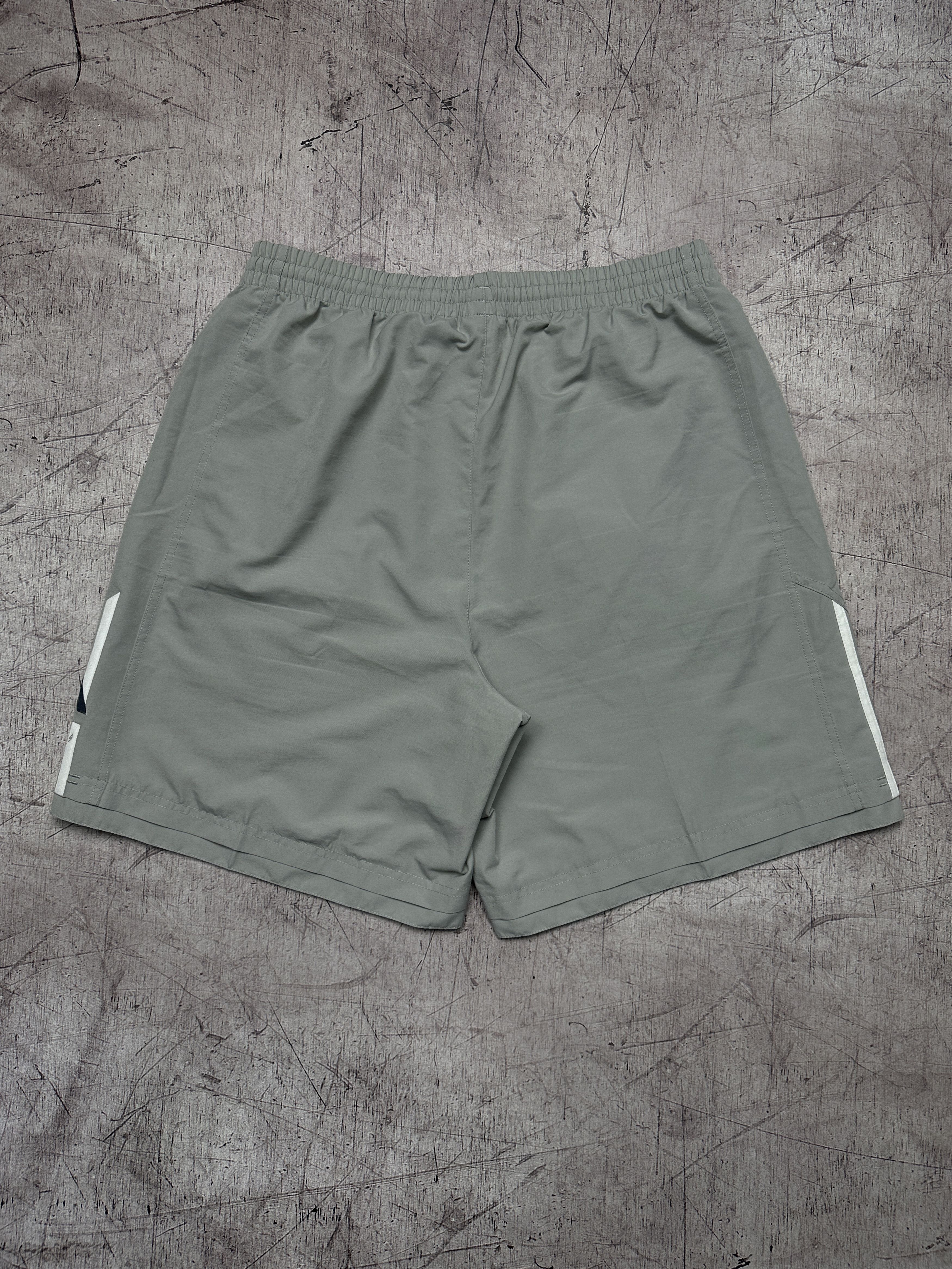 Adidas Adidas Vintage Mens Shorts Size US 36 / EU 52 - 9 Thumbnail