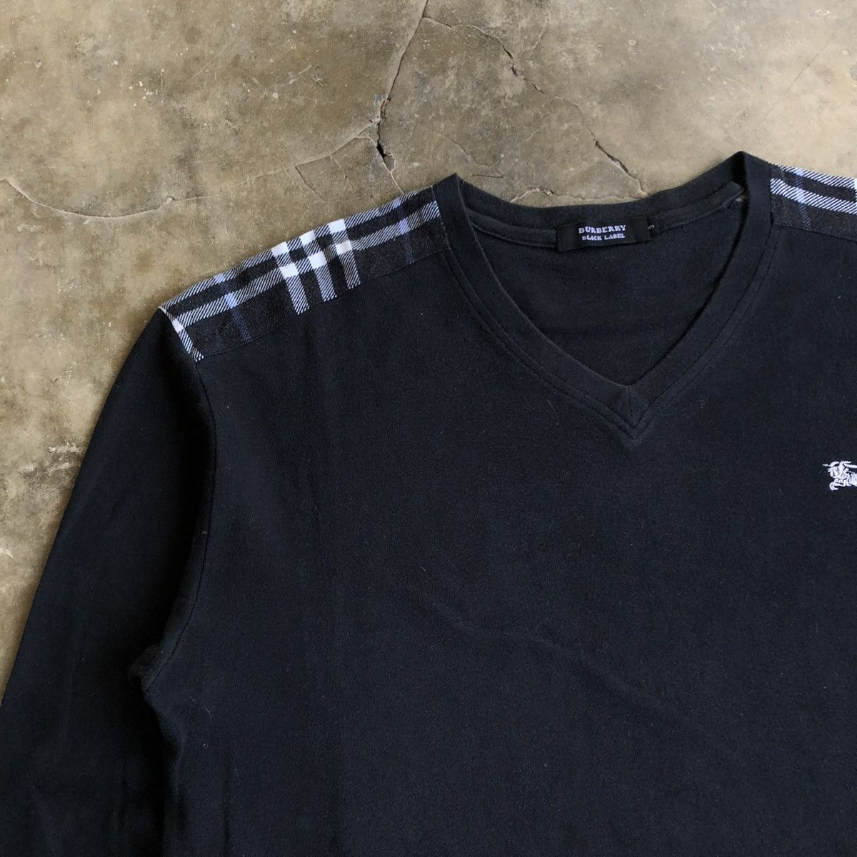 Burberry Vintage Burberry Black Label V Neck Longslevee Black Luxury Size US L / EU 52-54 / 3 - 6 Thumbnail
